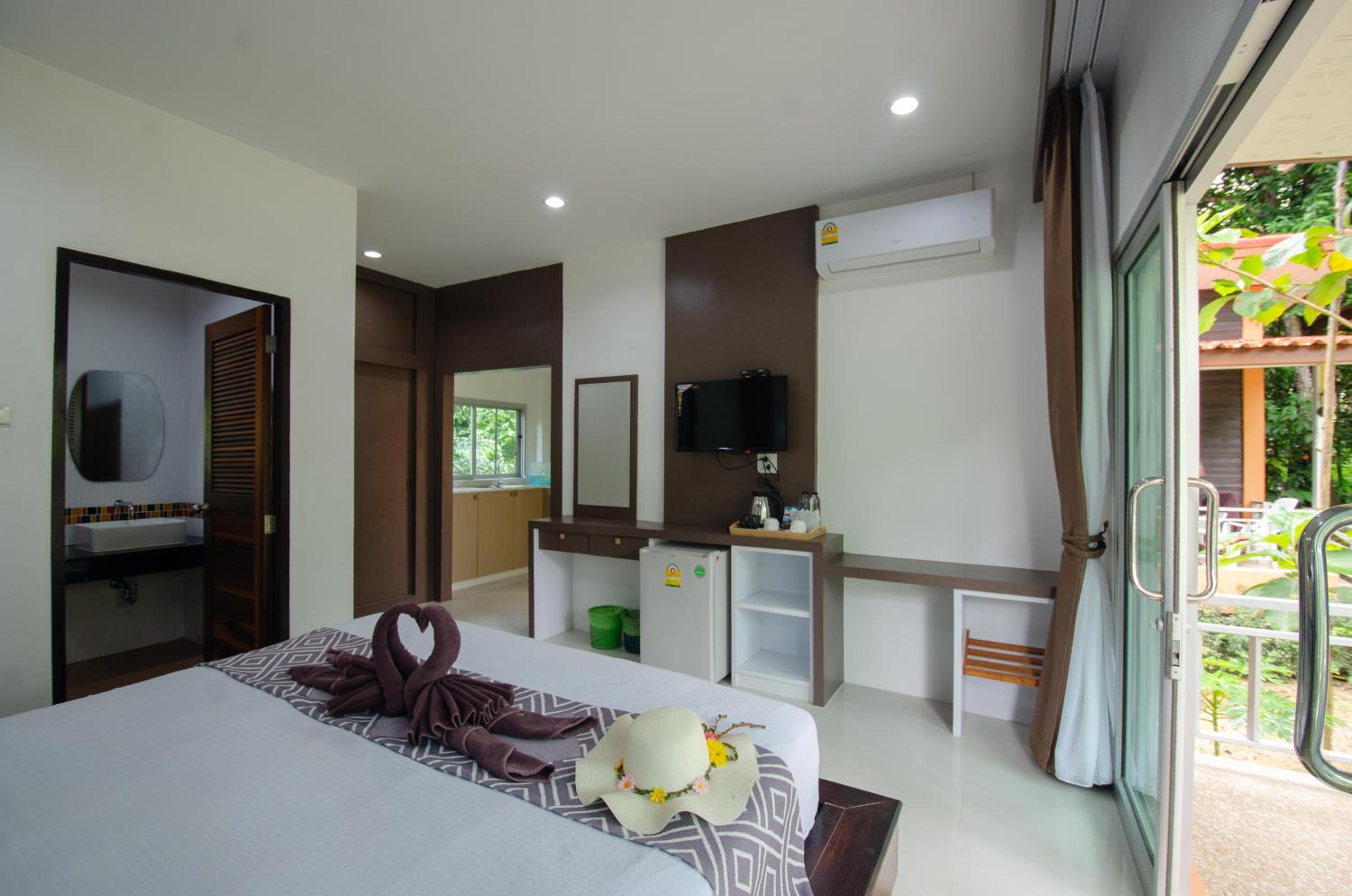 Khum Maikaew Resort view 3