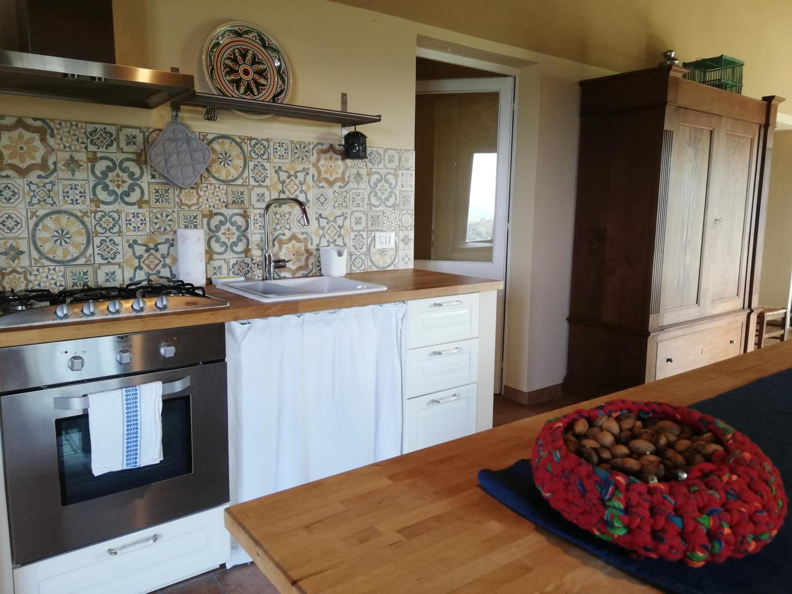Casa delle ginestre en Cesena — kitchen