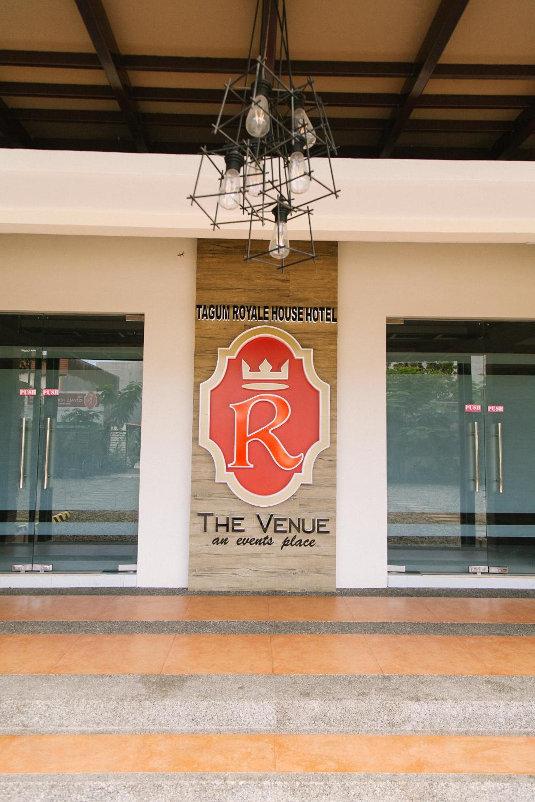 Royale House Hotel Davao powered by Cocotel