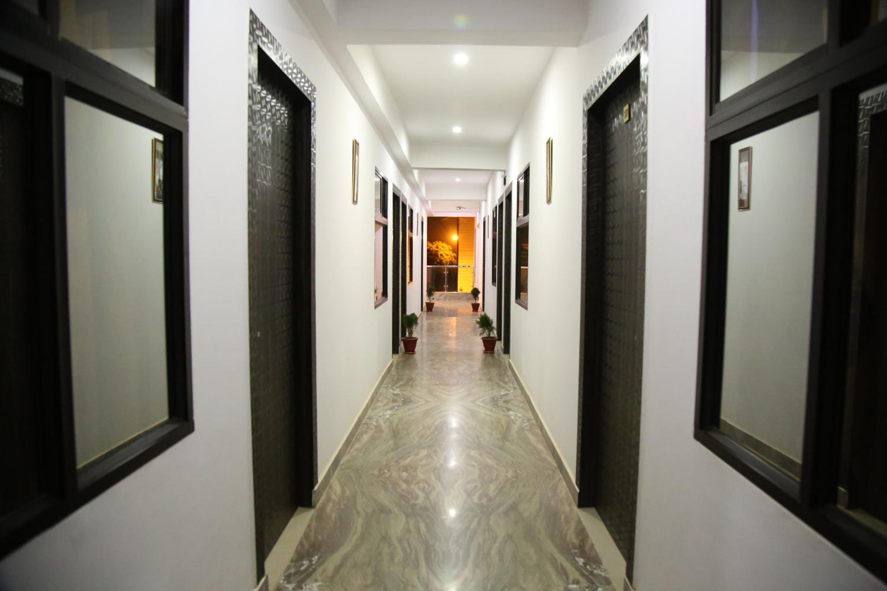 Hotel Taj Niwas