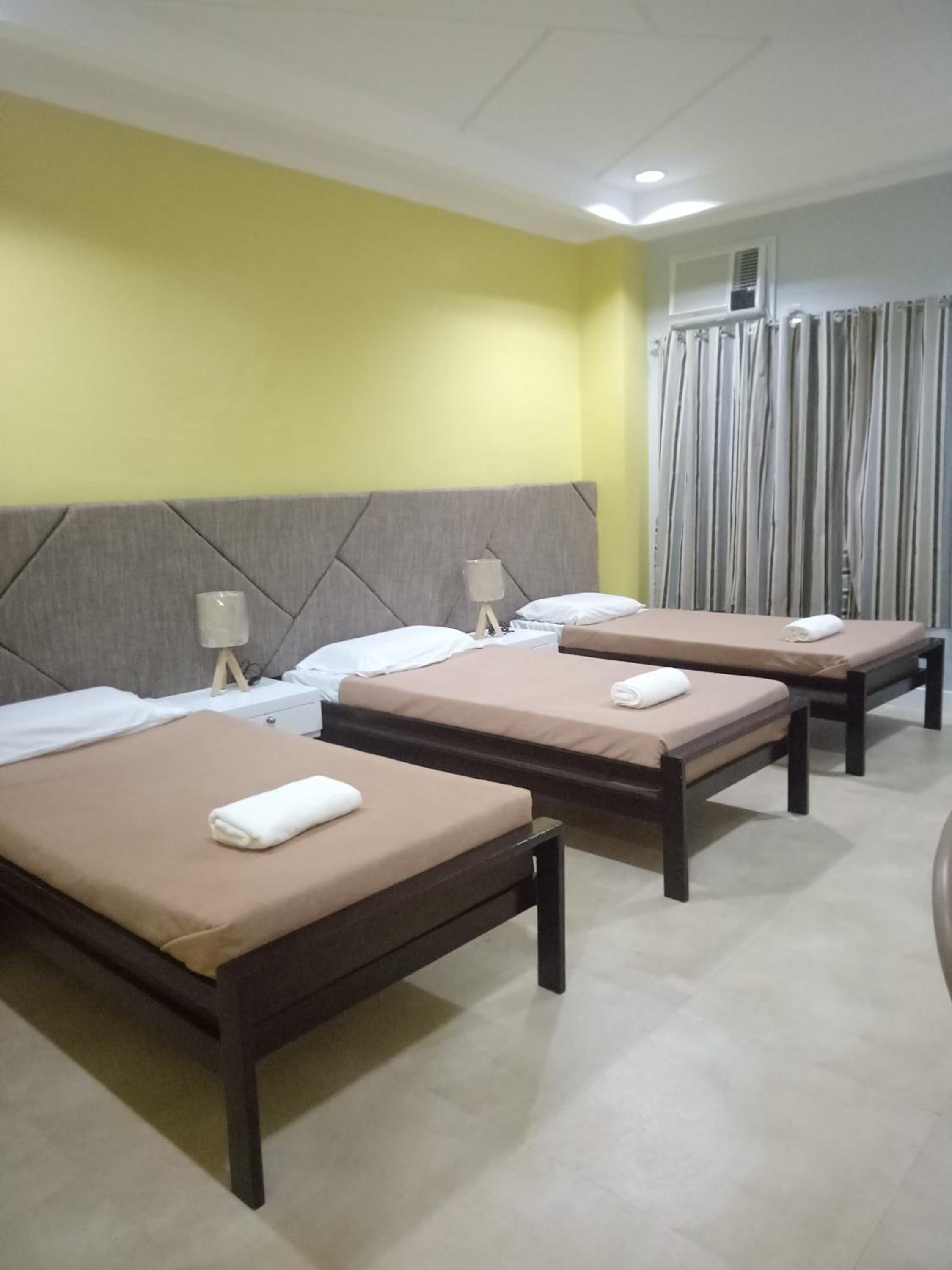 Royale House Hotel Davao powered by Cocotel