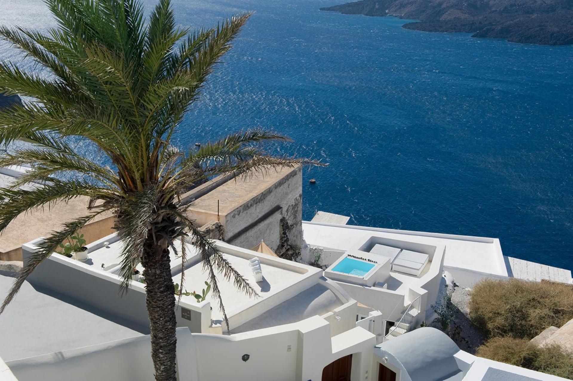 Aesthesis Boutique Villas Fira view 5