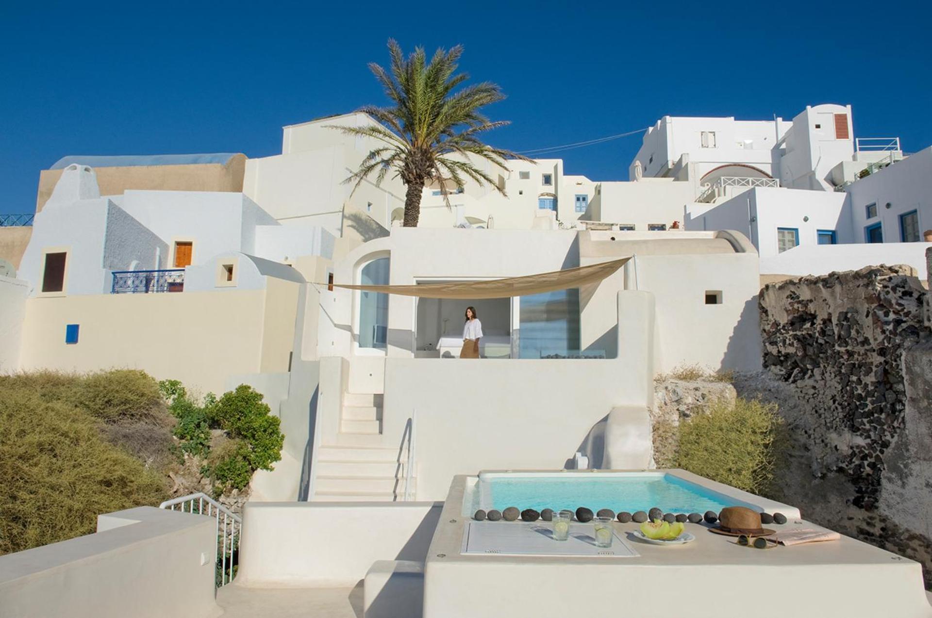 Aesthesis Boutique Villas Fira view 3