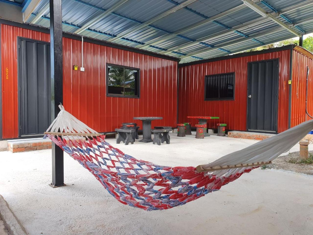 Padang Besar Red Cabin Homestay photo 4