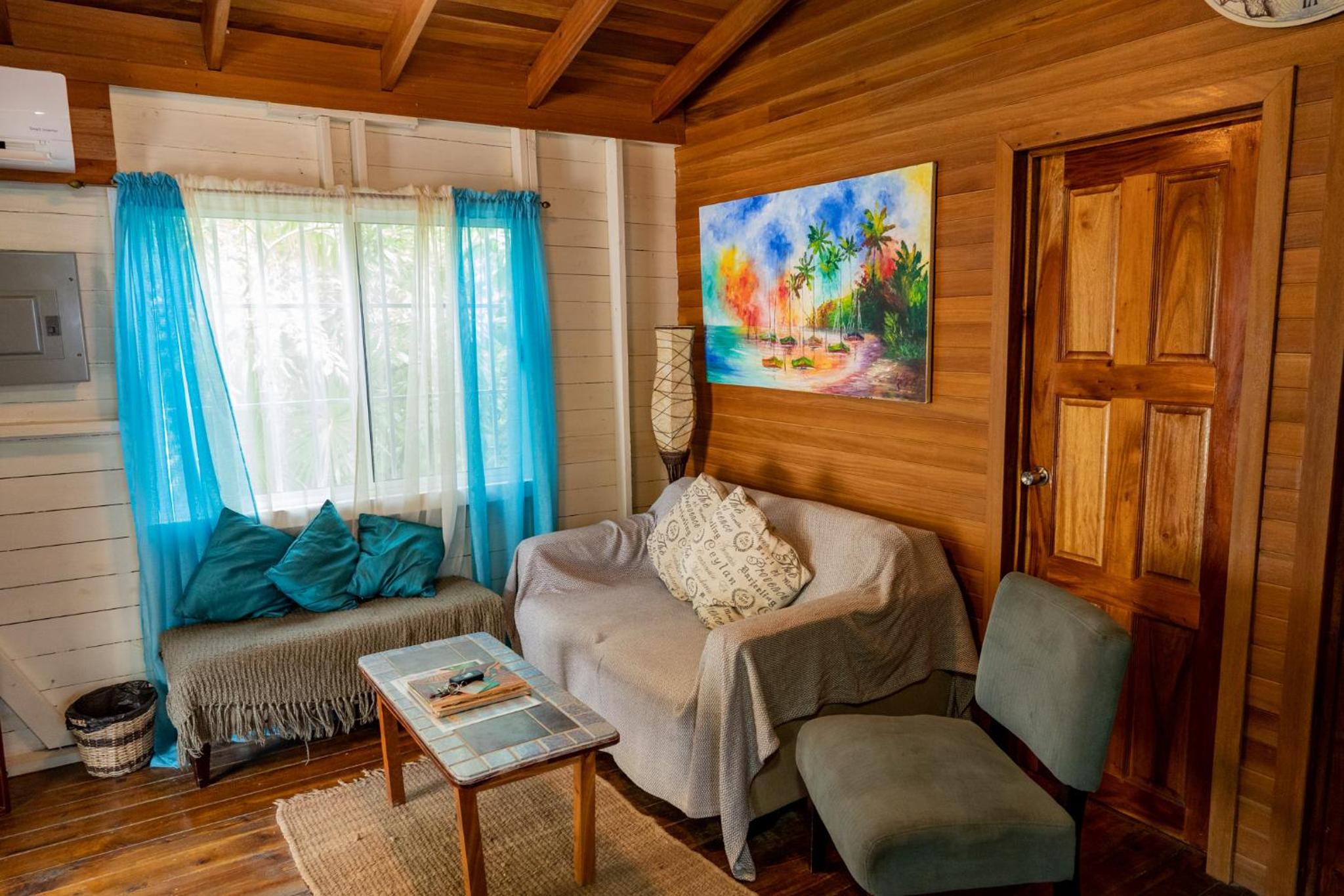 Hummingbirds Cabins view 4