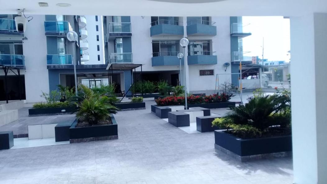 Arena Plaza Tonsupa view 2