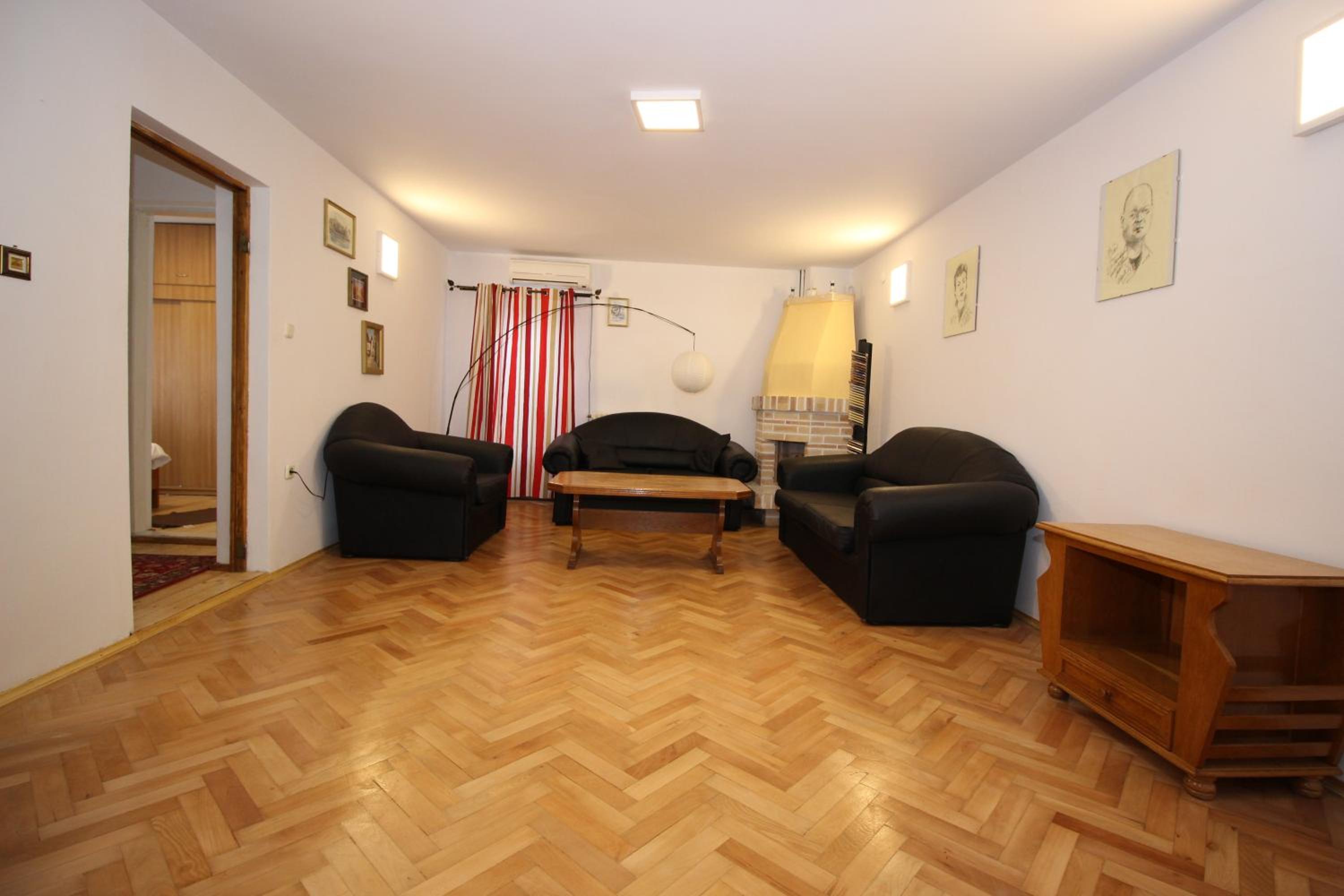 Vila Lucica view 4