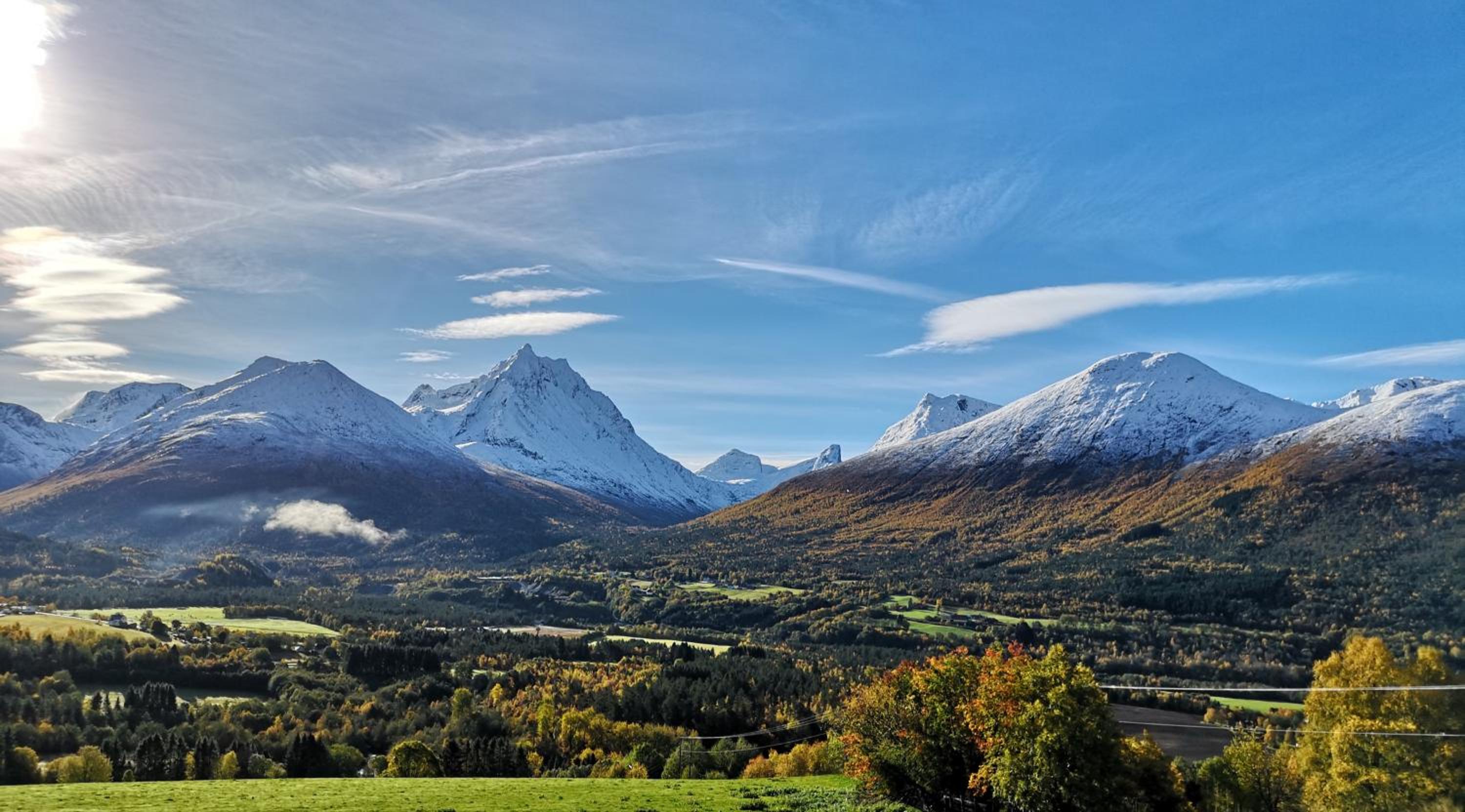 Romsdalseggen Lodge view 5