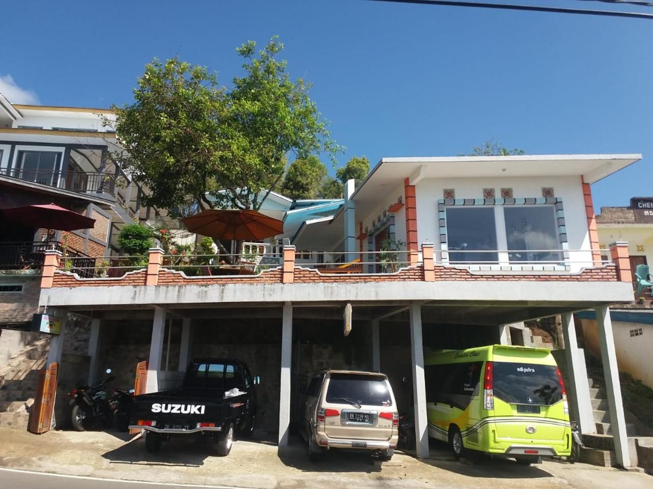 Bintang Bungalow Tour & Travel view 5