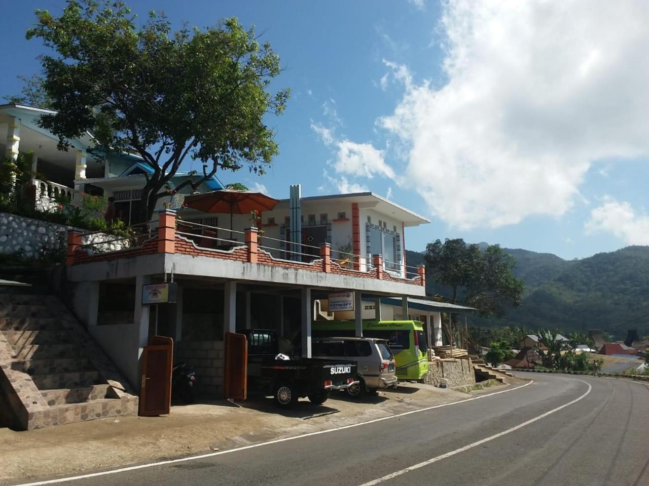 Bintang Bungalow Tour & Travel view 4