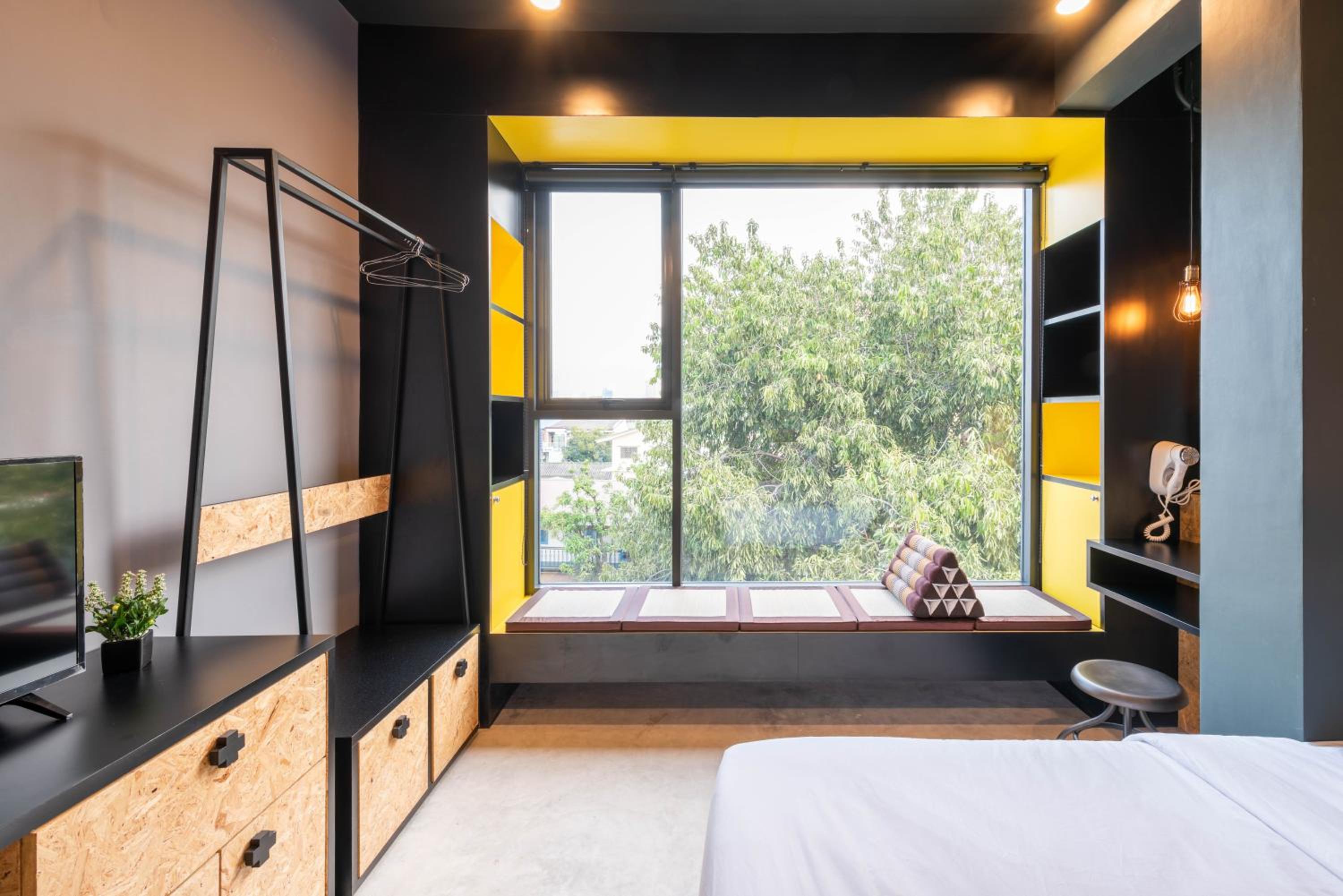 LOBSUEK Hostel