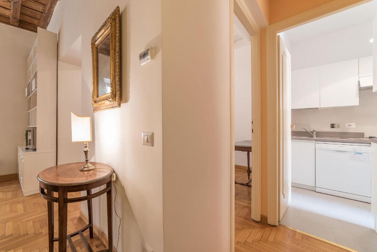 A peaceful retreat 2 minutes from Piazza Navona - FromHometoRome