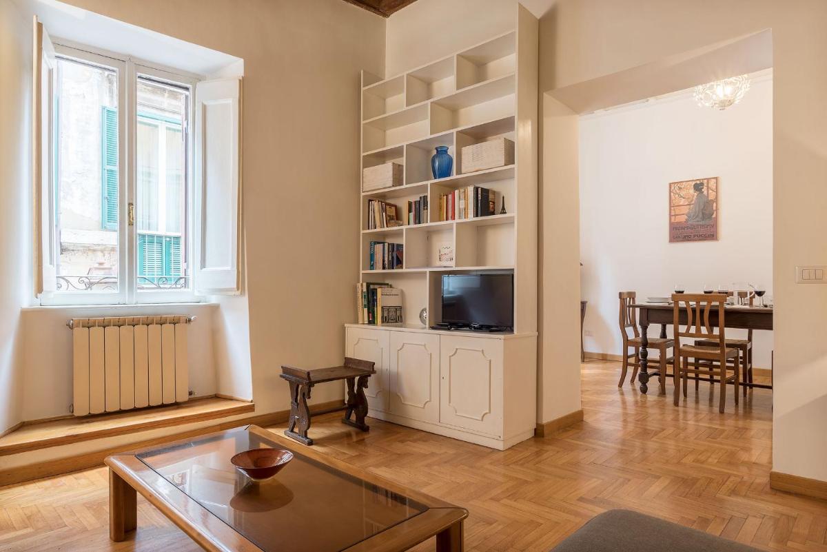 A peaceful retreat 2 minutes from Piazza Navona - FromHometoRome