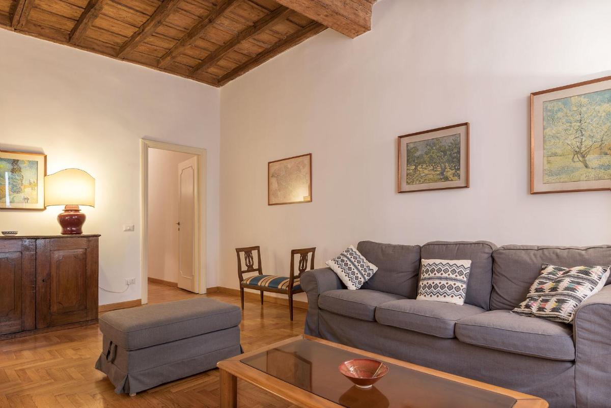 A peaceful retreat 2 minutes from Piazza Navona - FromHometoRome