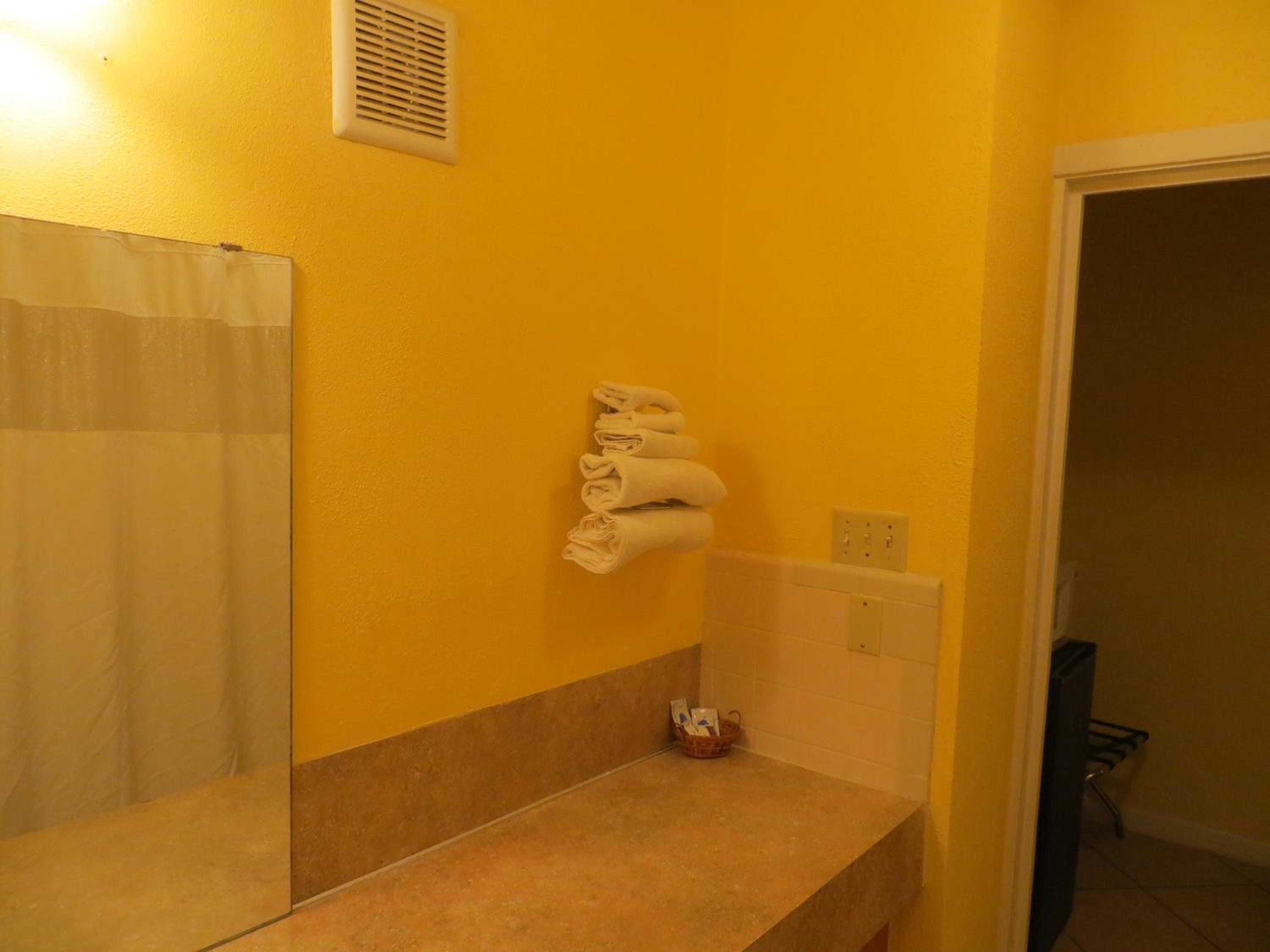 Cottonwood Inn view 4