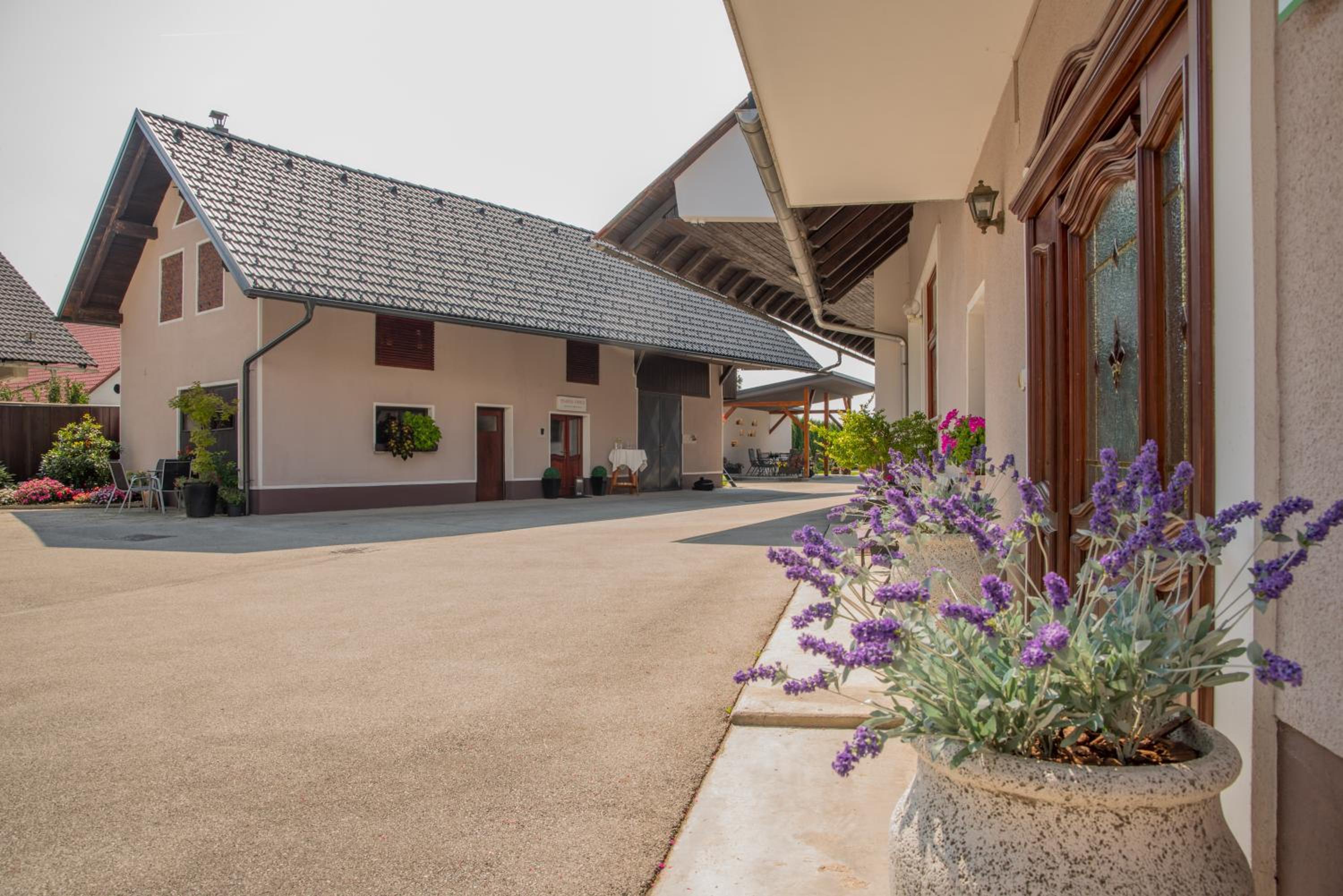 Rooms & Apartments Kepic, AIRPORT accomodation
