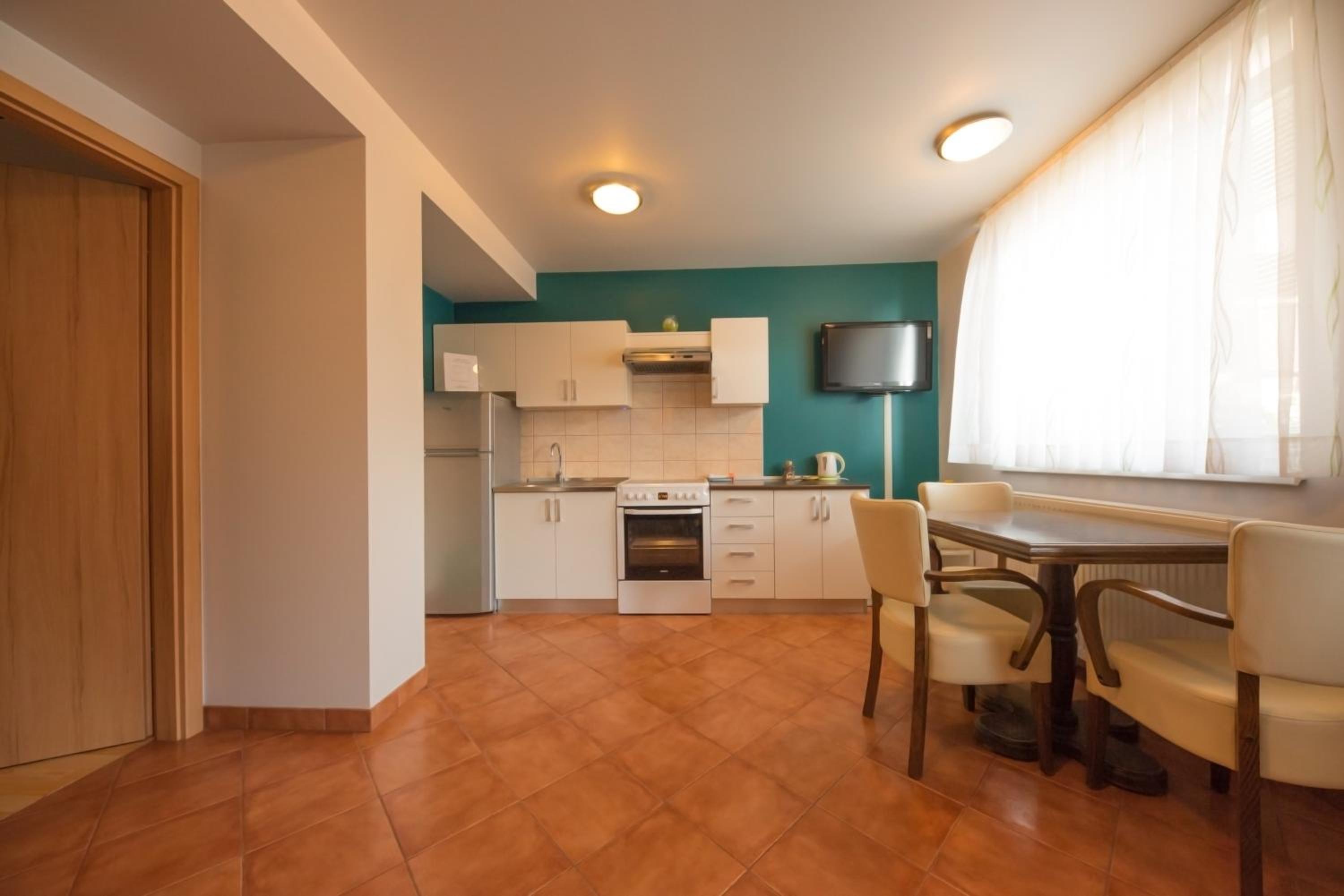 Rooms & Apartments Kepic, AIRPORT accomodation