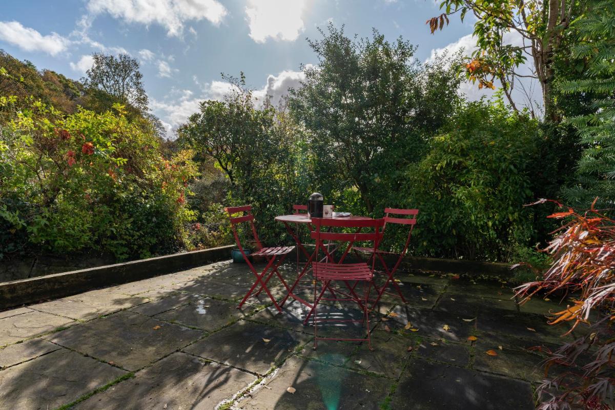 Look Far - 4BR - 2BA - Fabulous Views - Ambleside view 5