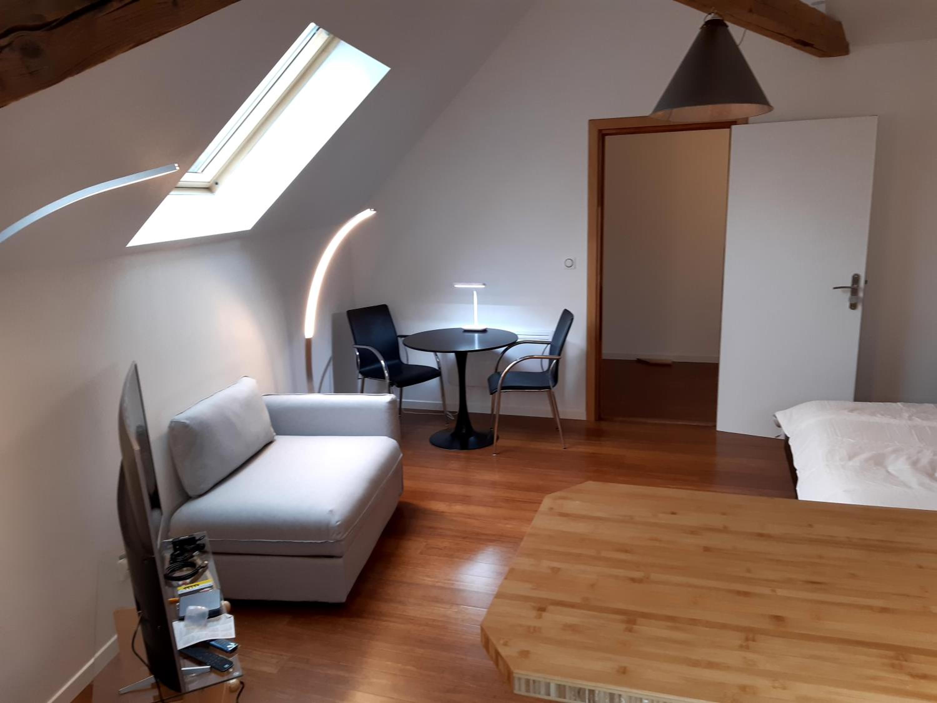 loft studio avec charme et authenticité view 5