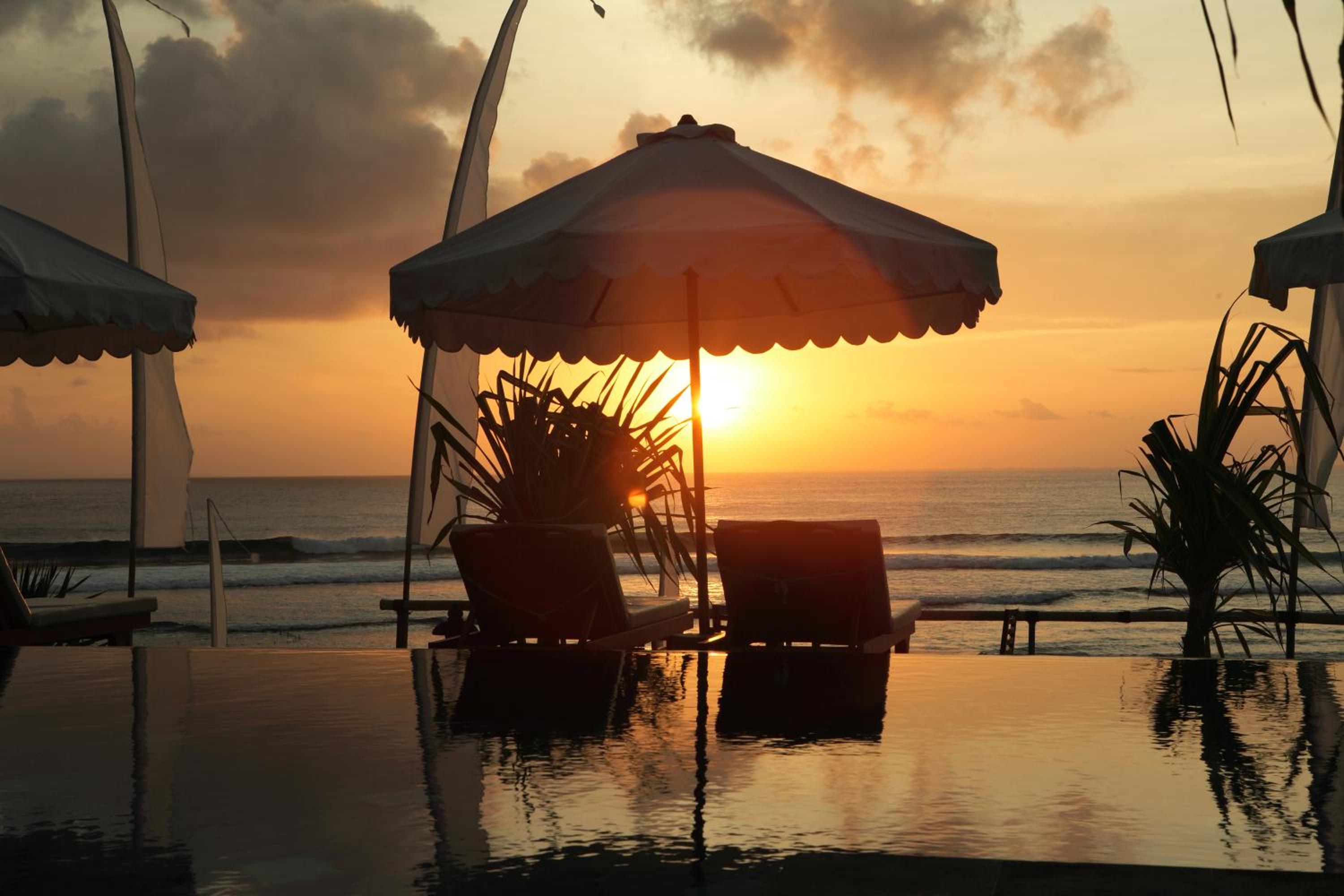 Twilight Ceningan view 3