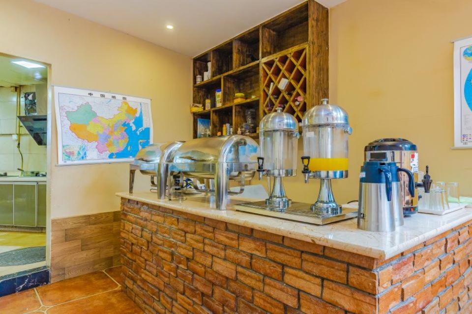 Holly's Hostel