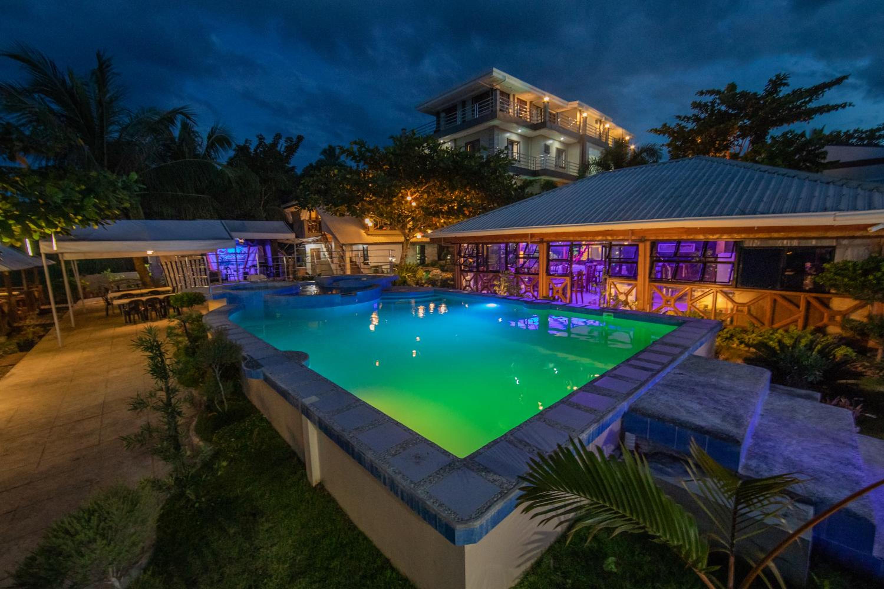 Rawis Resort Hotel and Restaurant