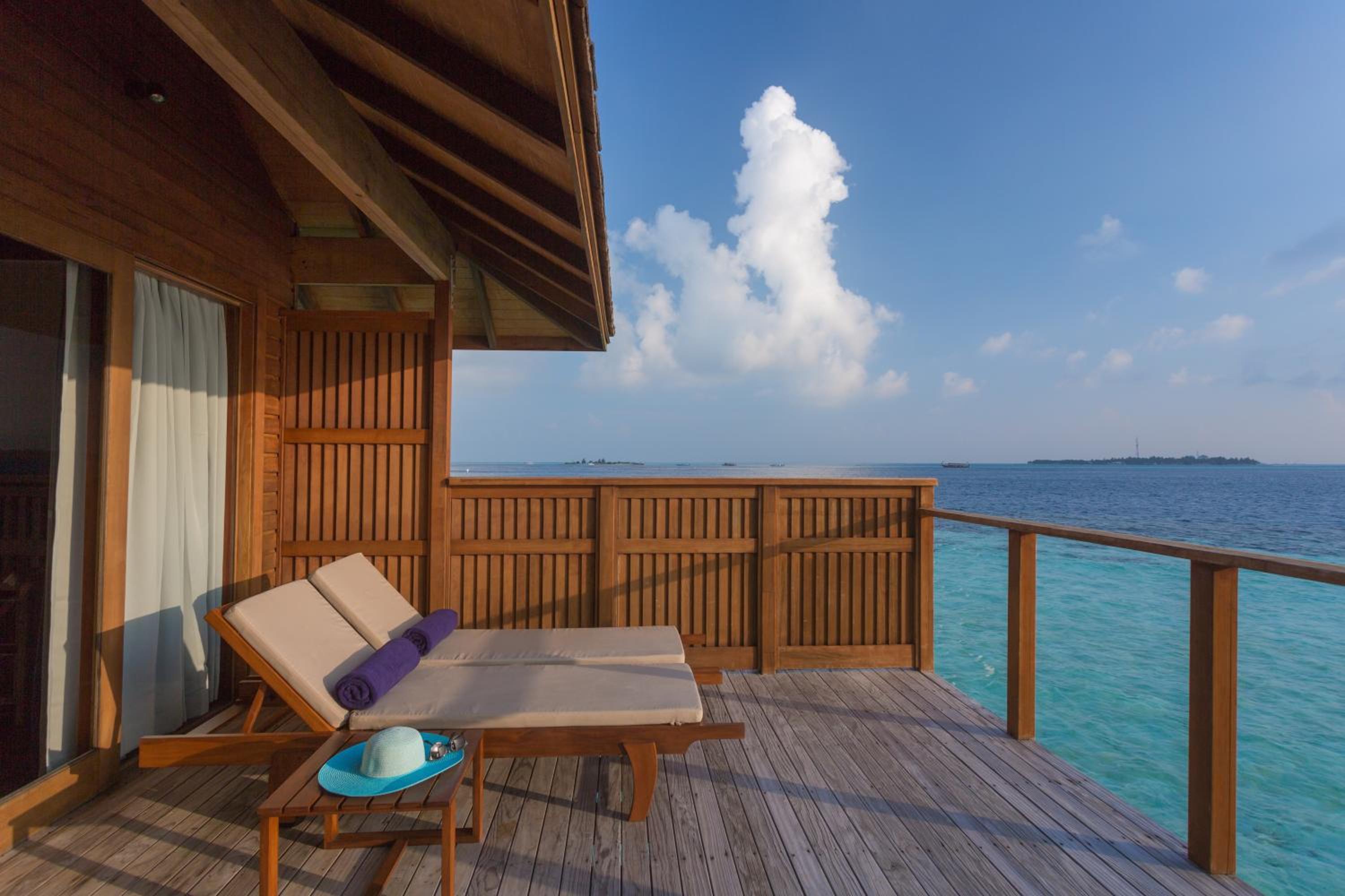 Vilamendhoo Island Resort & Spa photo 4