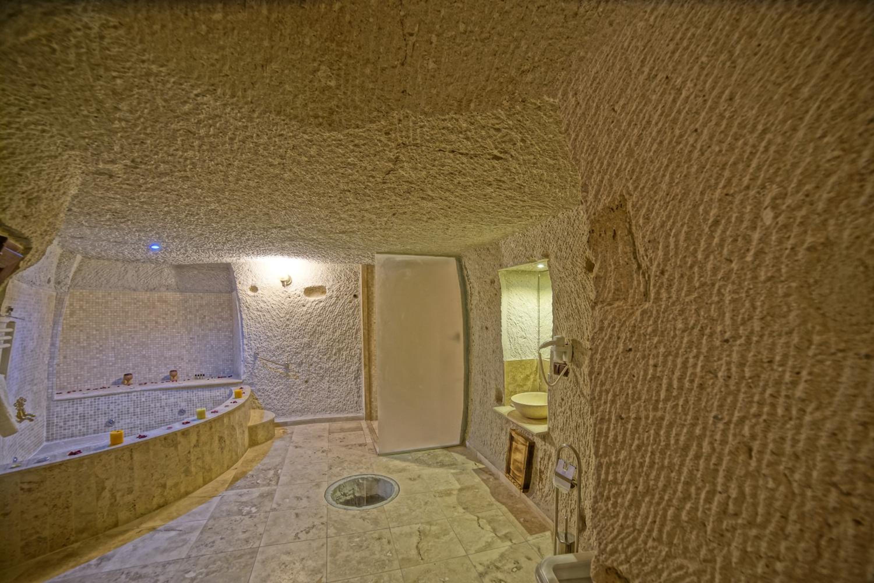 Zeus Cave Suites - Image 102