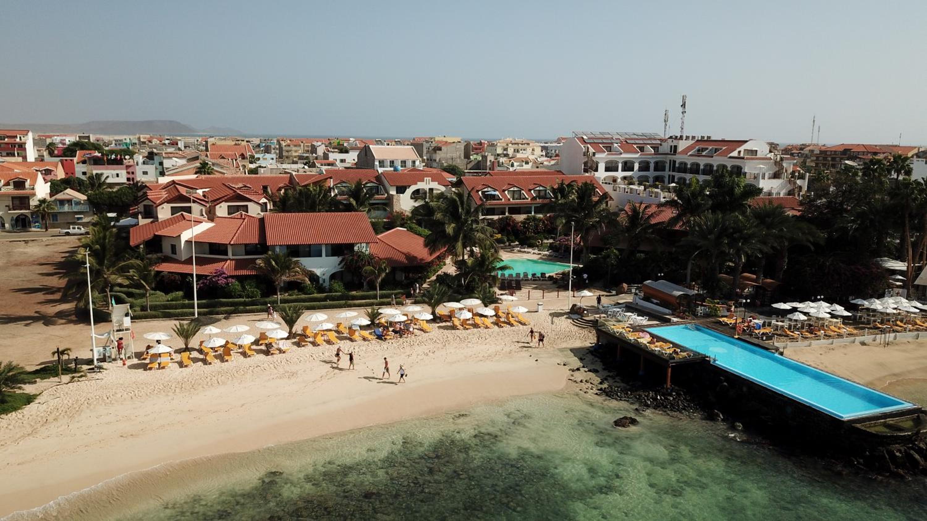 Oceanfront Apt 4 Porto Antigo II