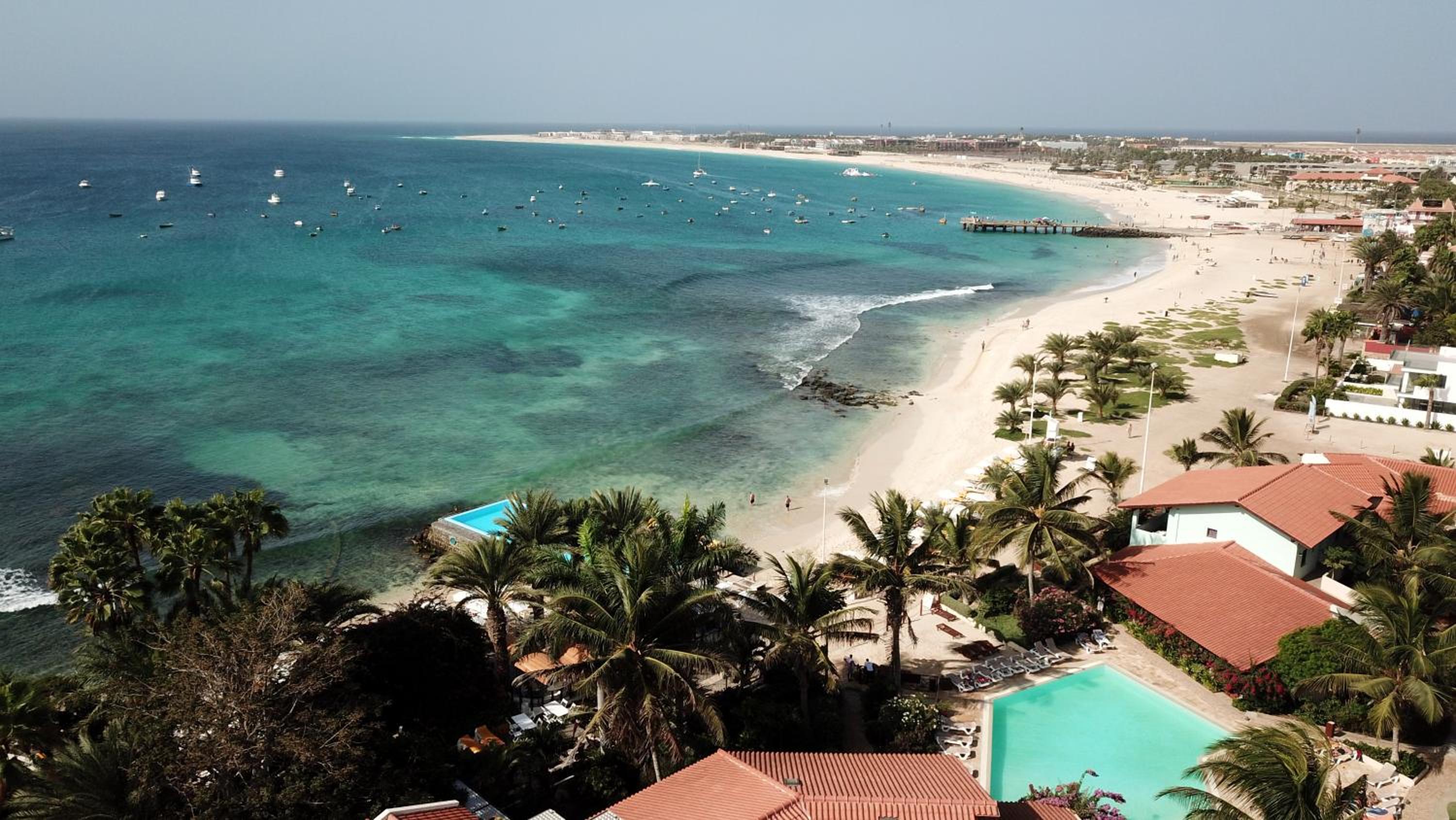 Oceanfront Apt 4 Porto Antigo II
