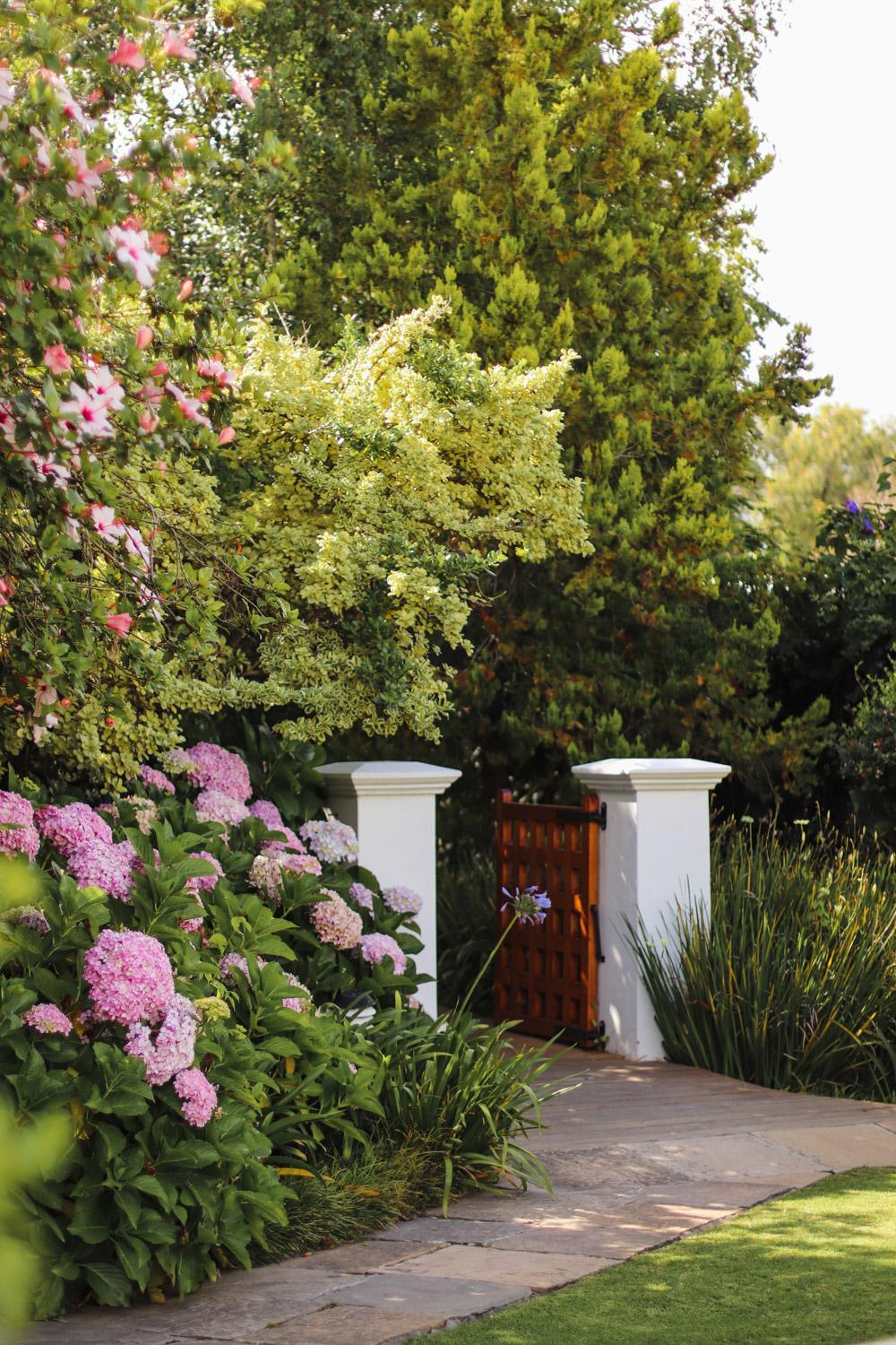 Whispering Oaks Guest House