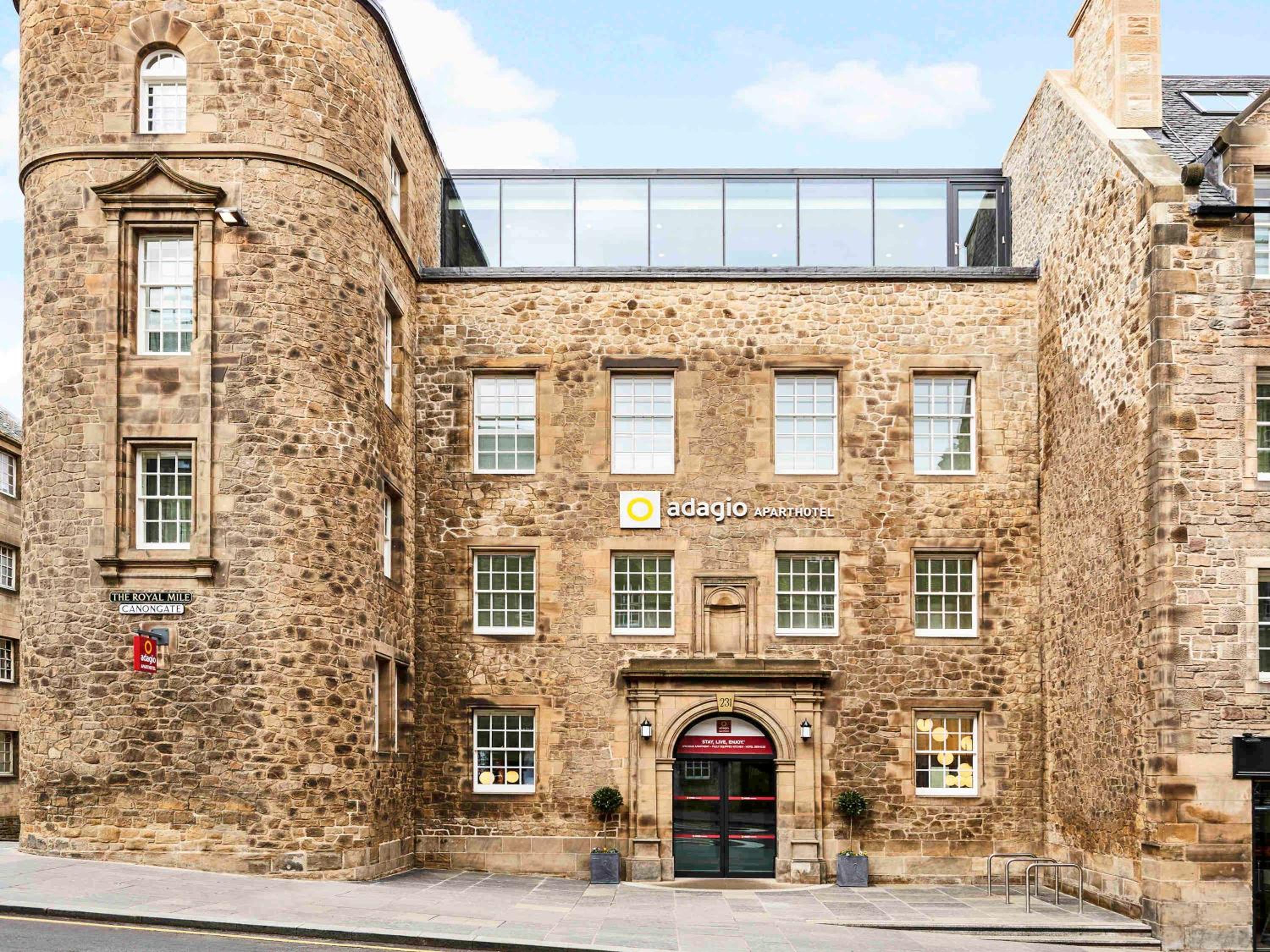 Hotel Aparthotel Adagio Edinburgh Royal Mile - Image 1