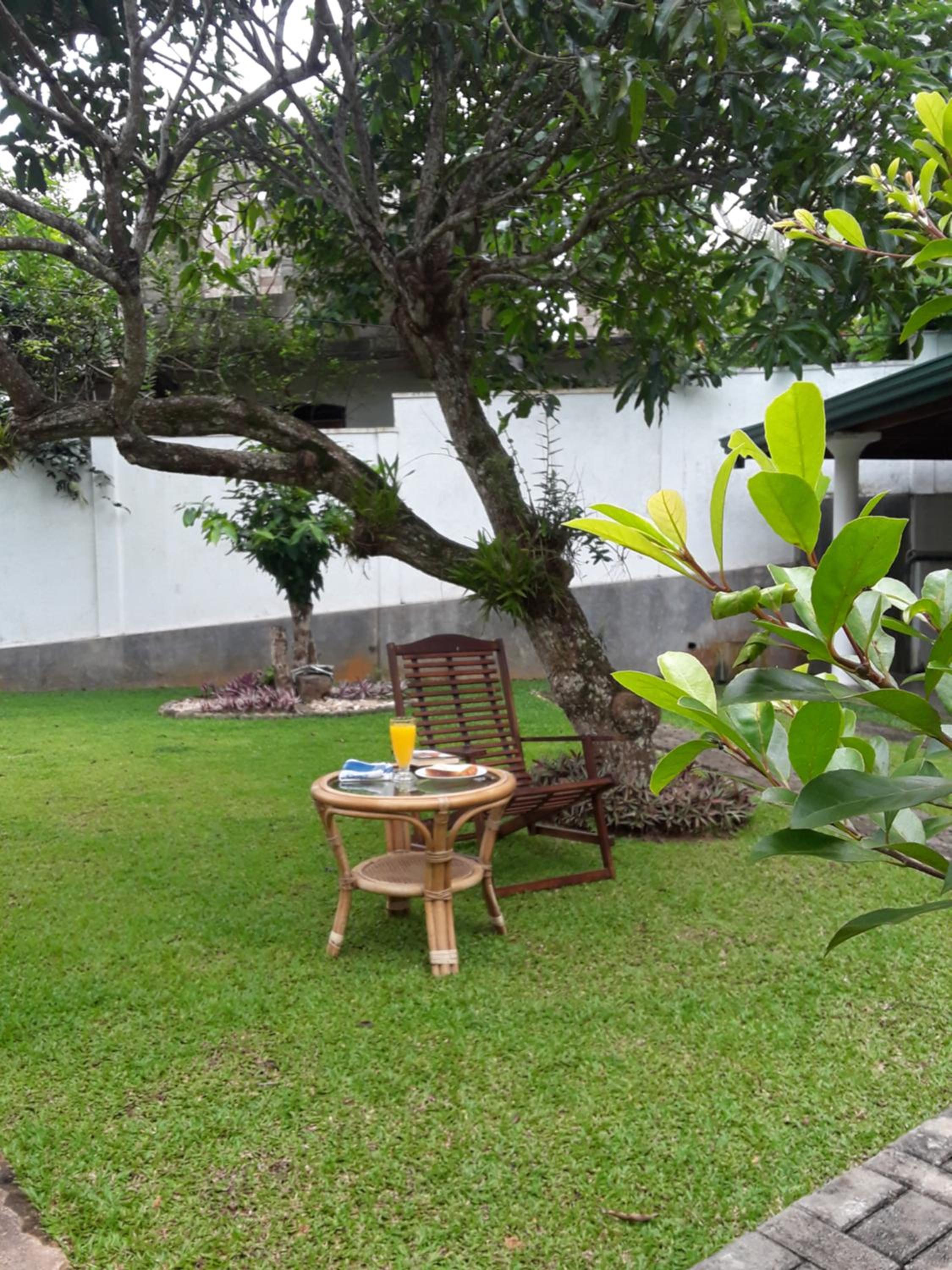 Villa Green White view 3