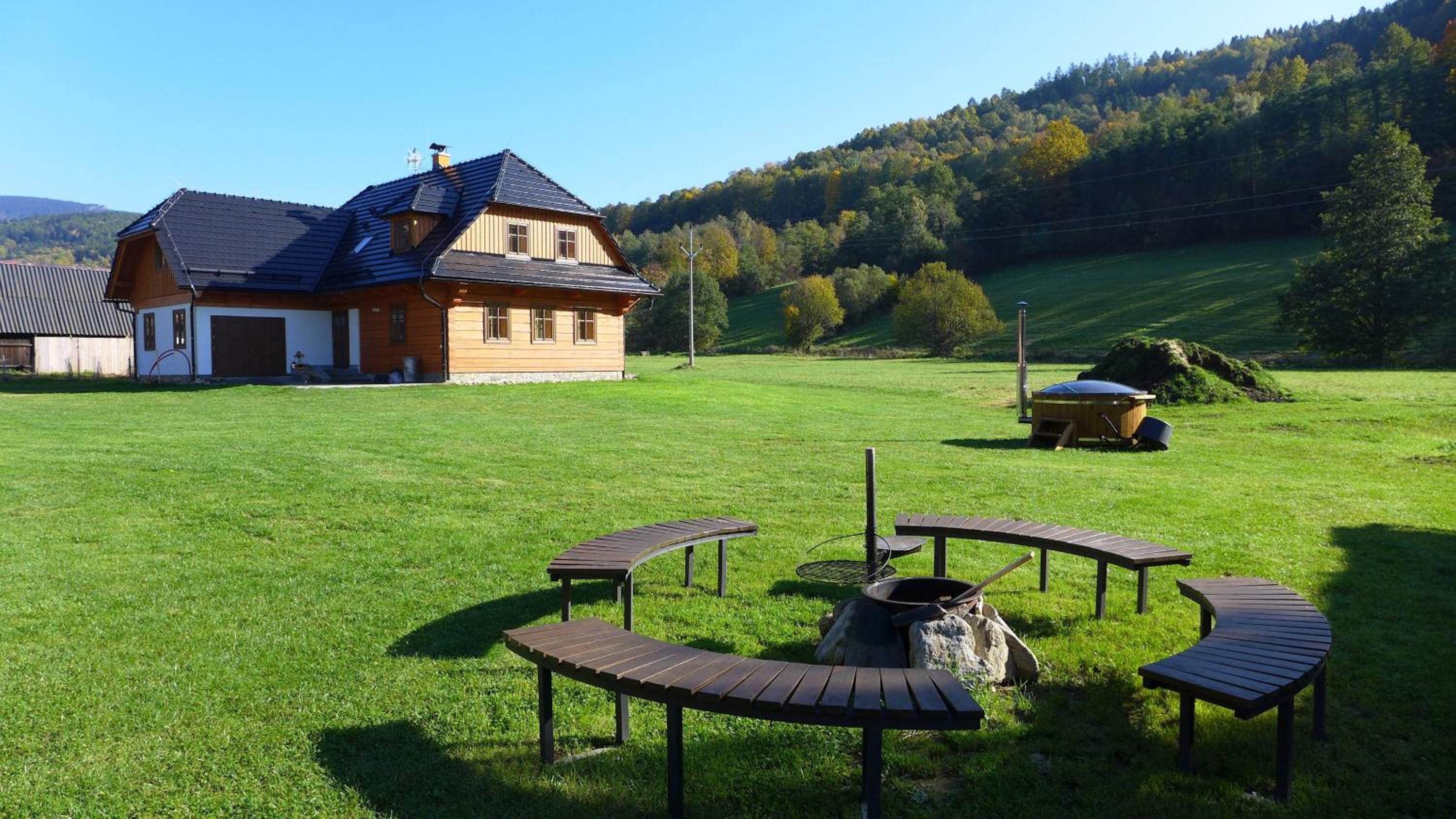 Roubenka Pod Čapím vrchem view 2