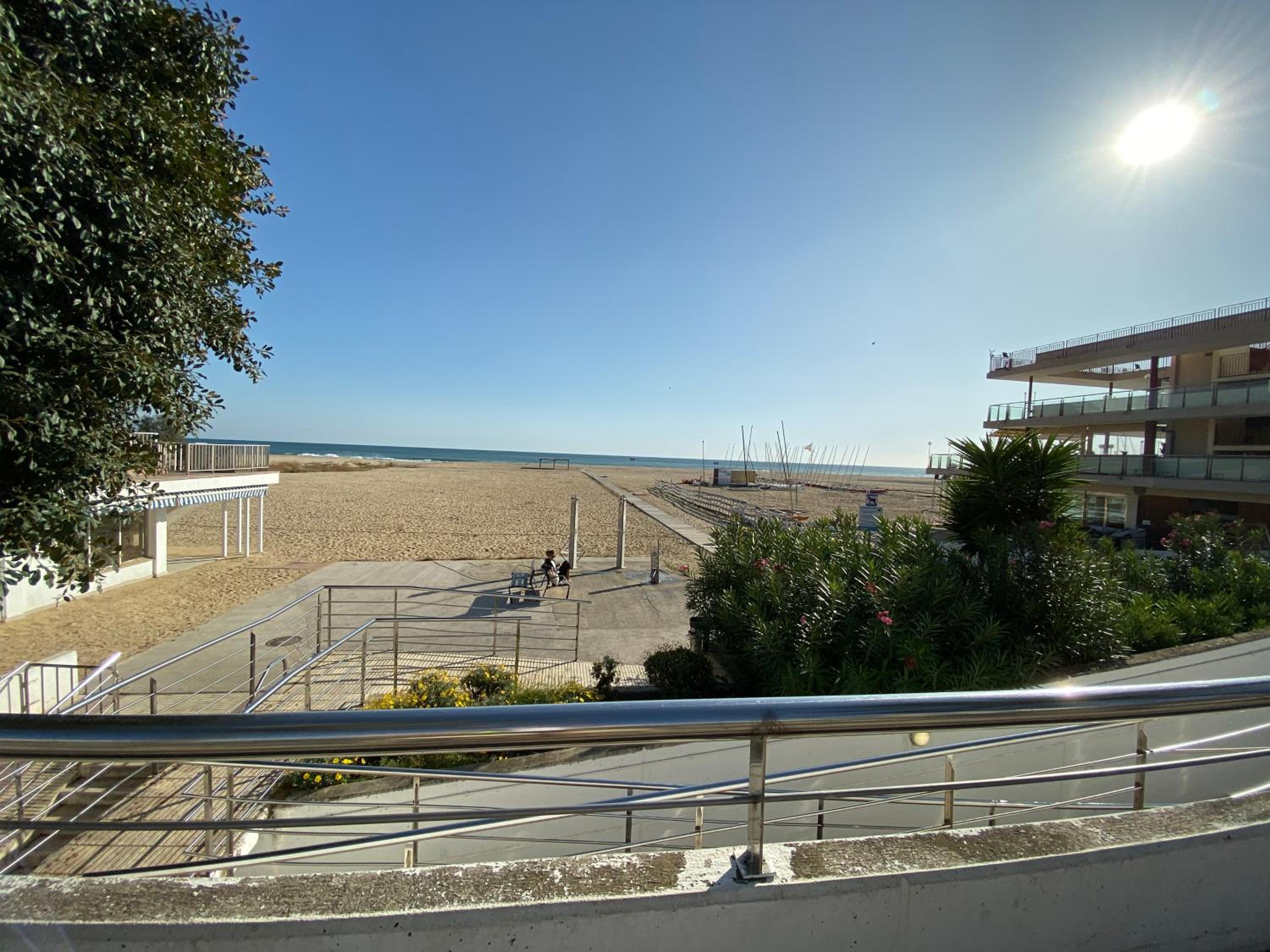 Alojamientos COBALTO EL MASNOU view 3
