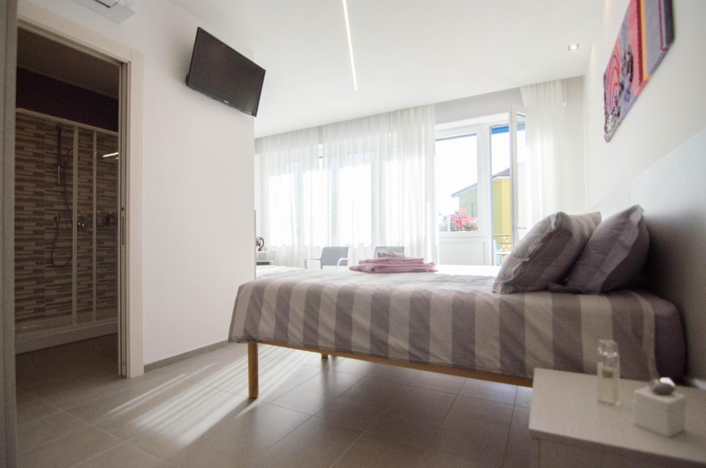 VARESE COMFORT ROOM photo 5