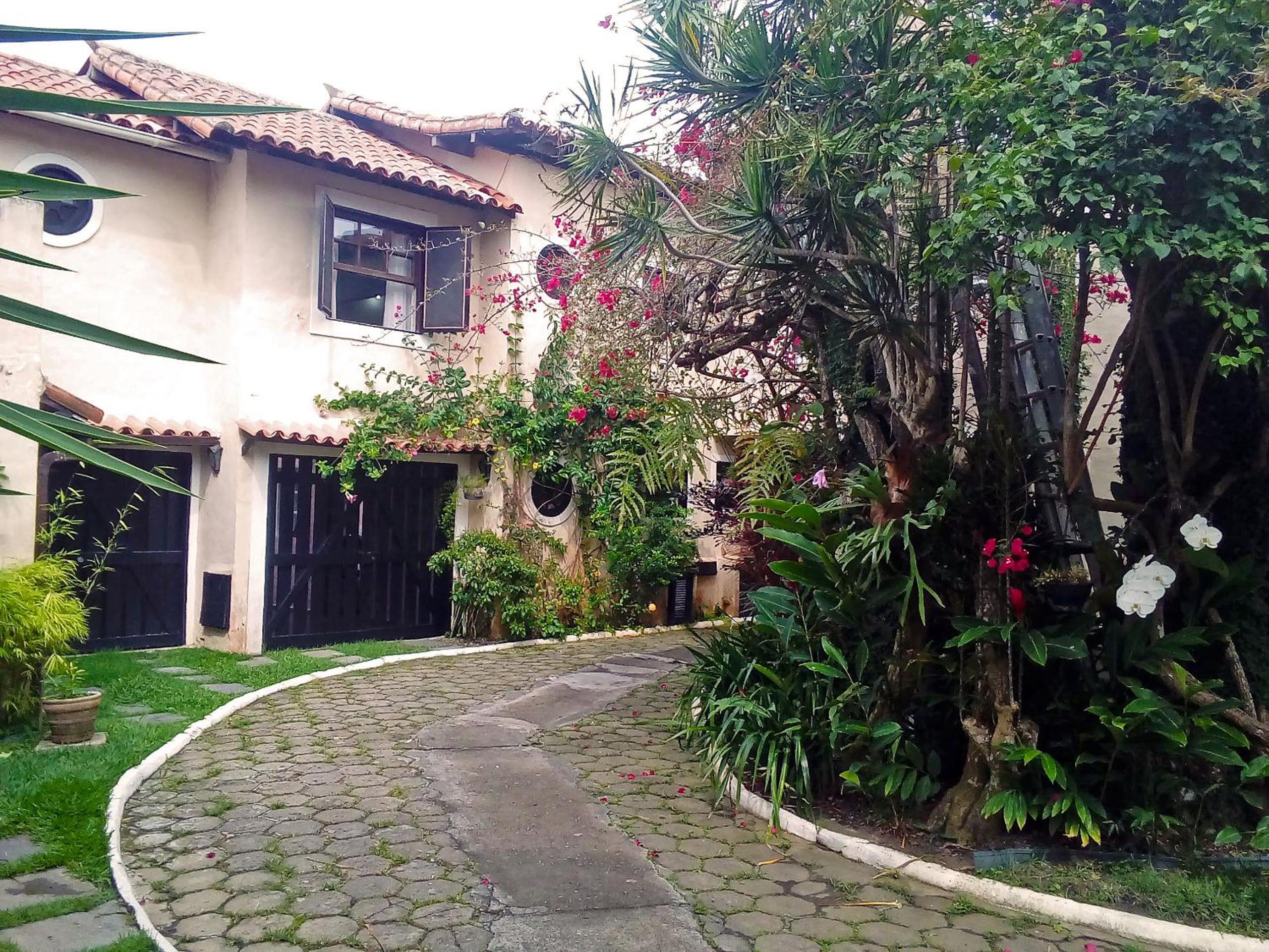 Casa 12 Búzios Vilas a 500m da Rua das Pedras, top localização em condomínio lindo e calmo, portaria 24h