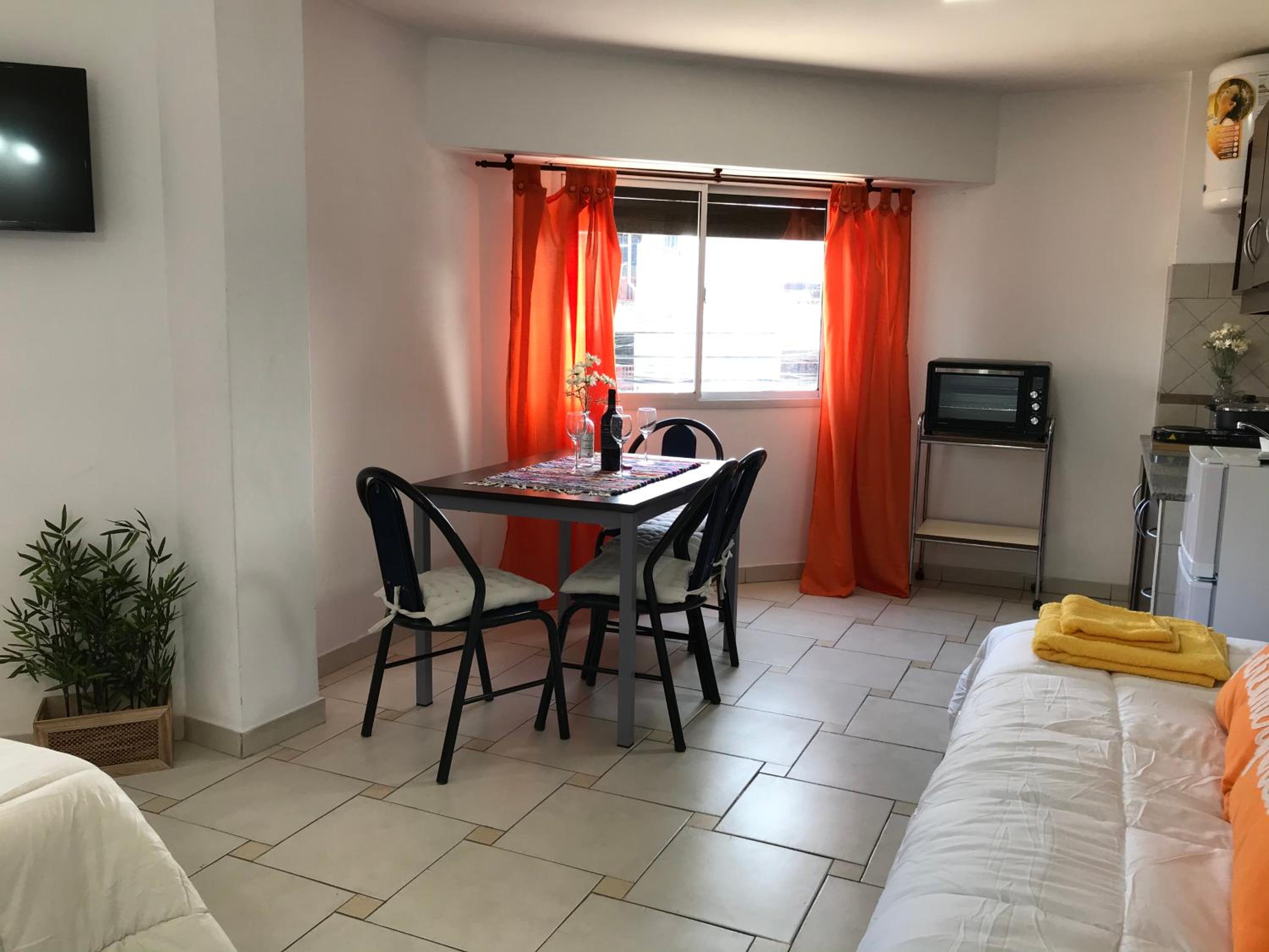 Cares Apartament, Morón, Buenos Aires
