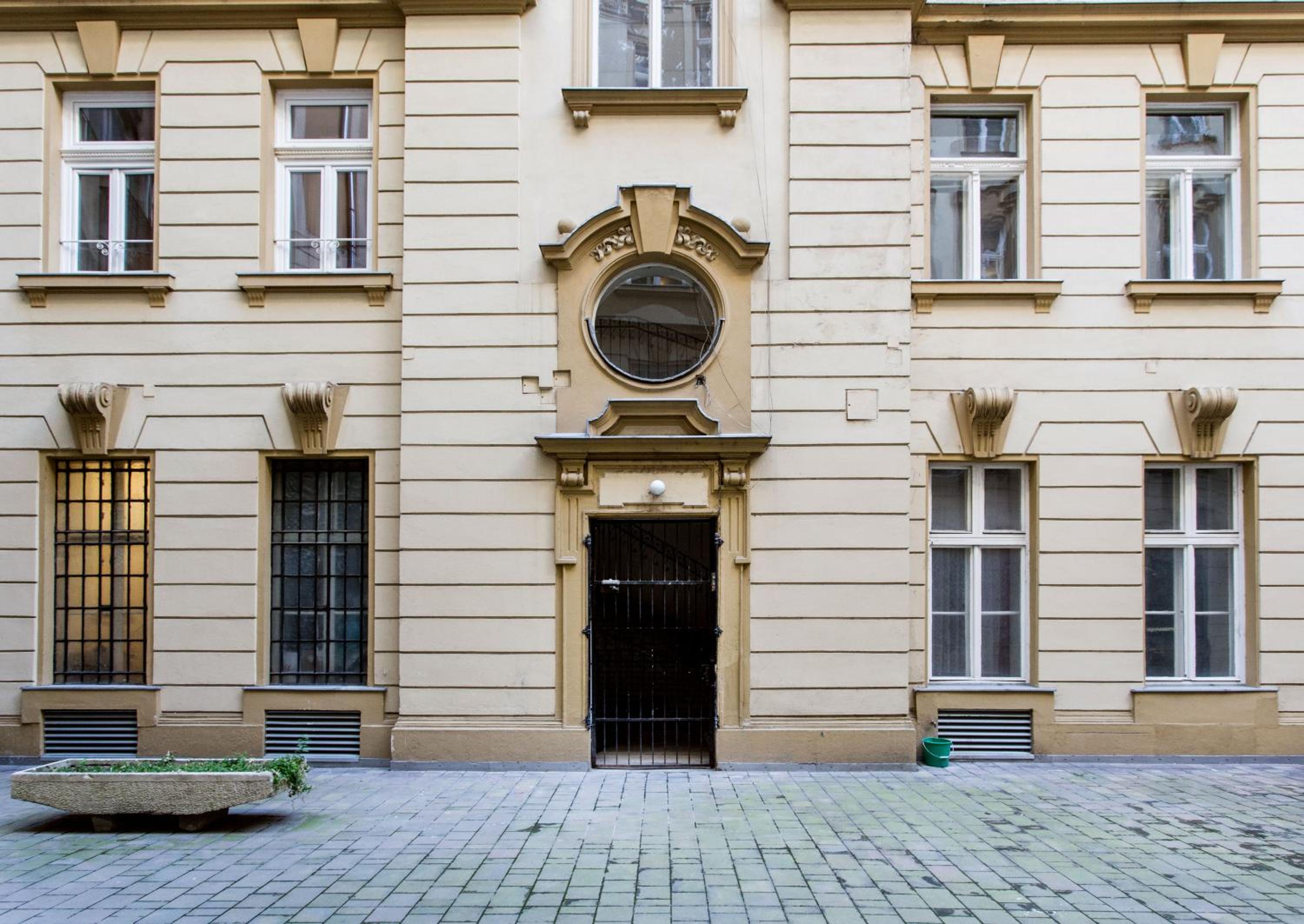 Photo 18