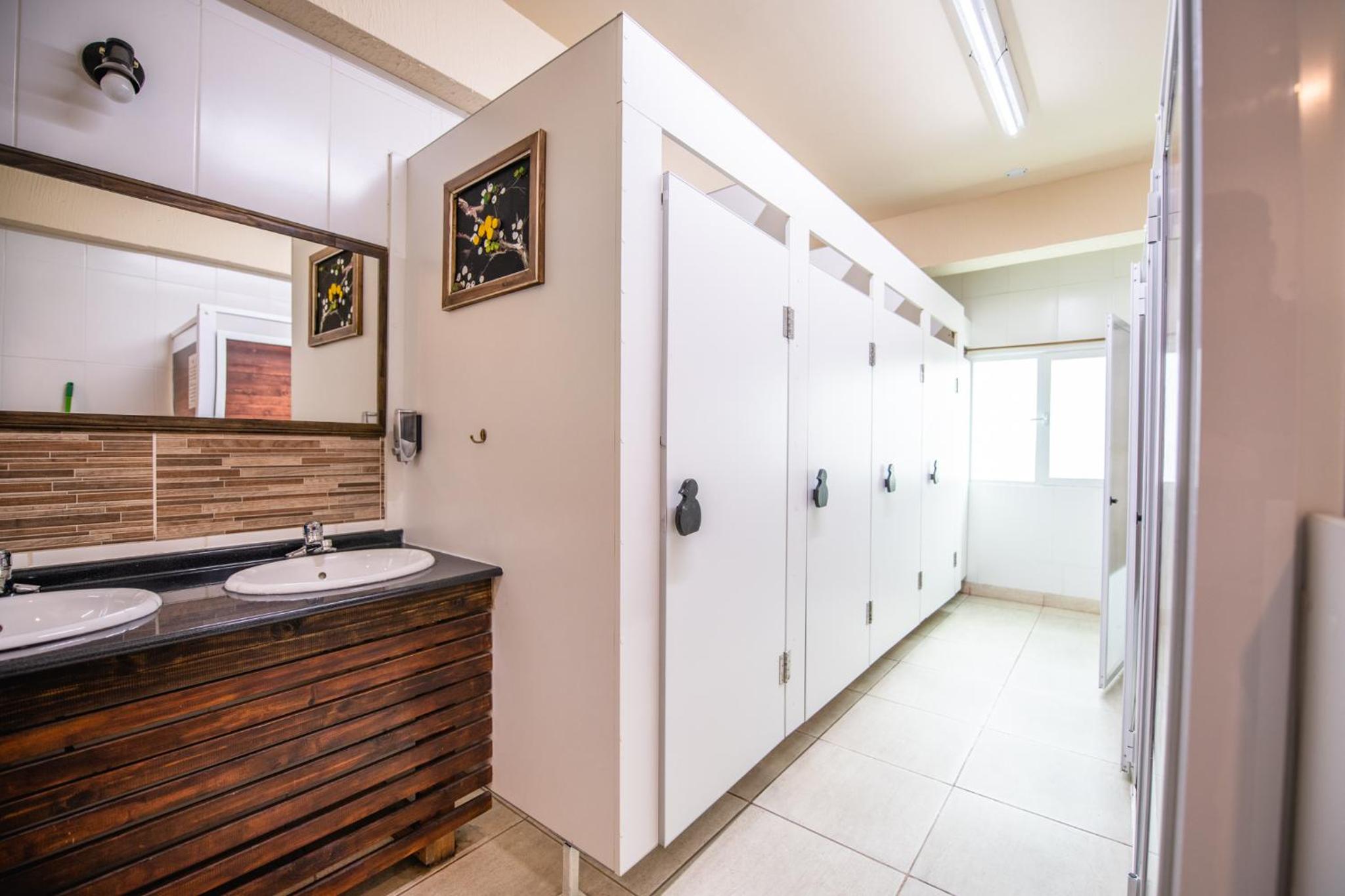 Oshovia Hostel