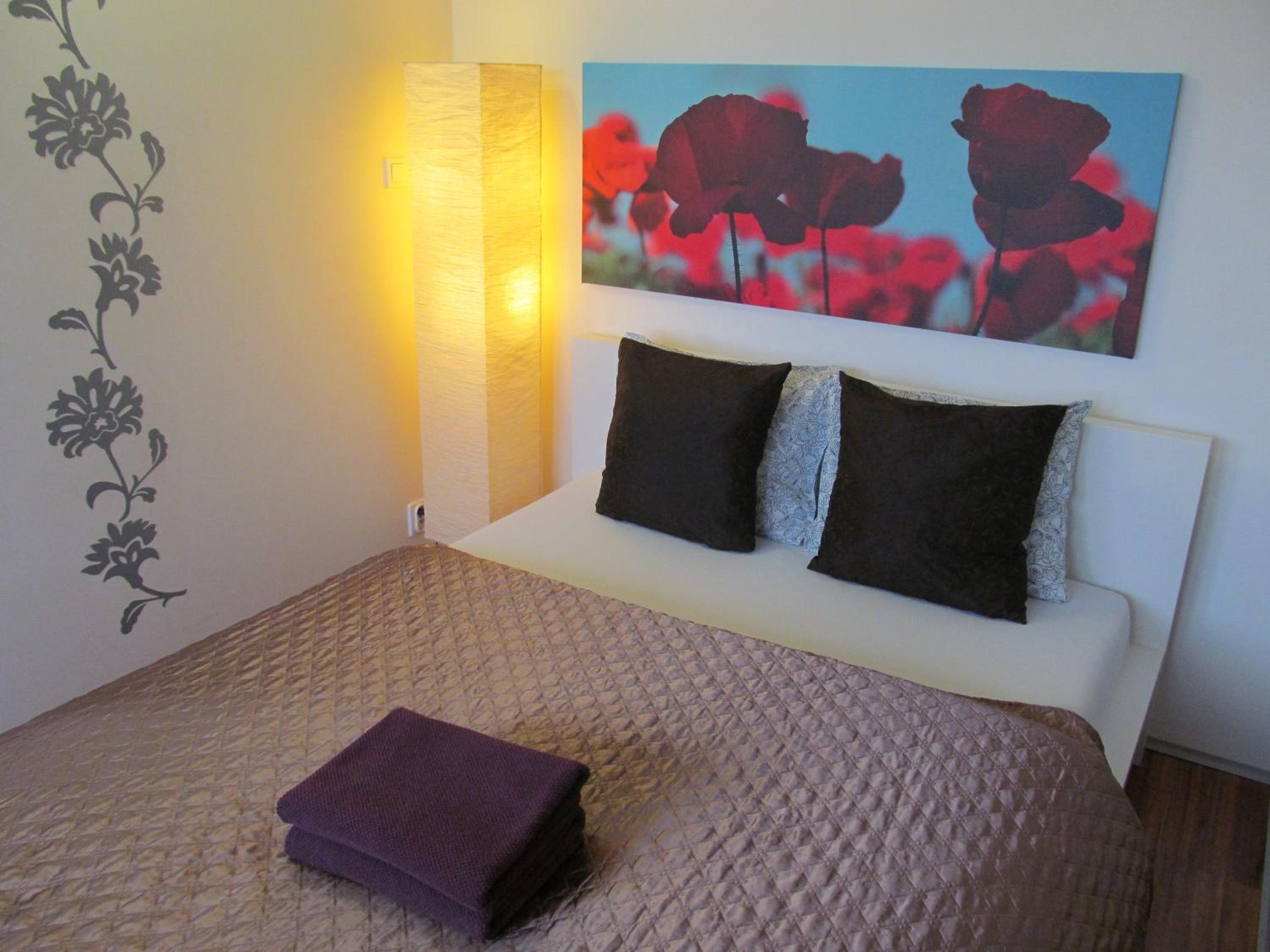 Golden Family Apartments