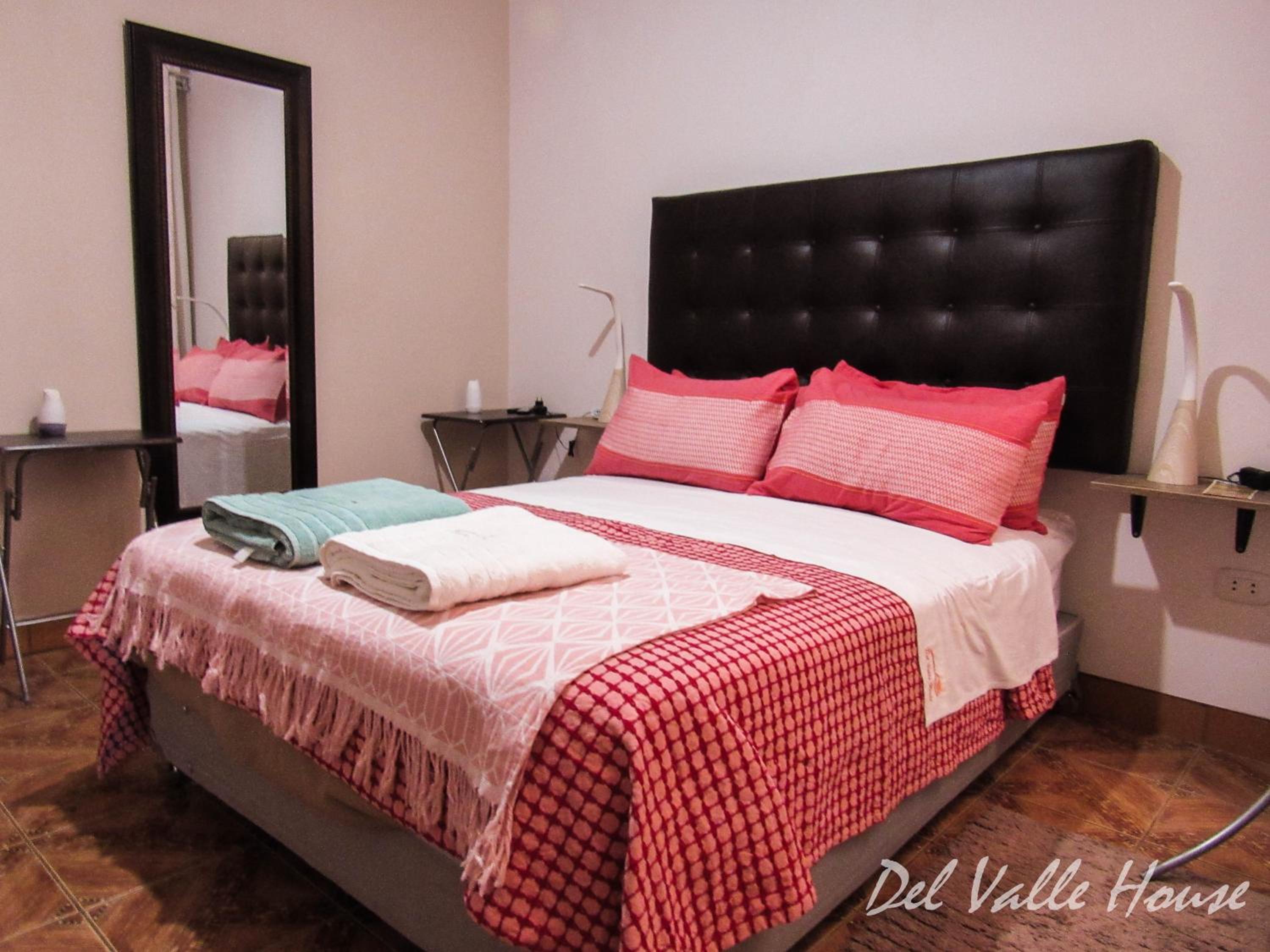 Del Valle House