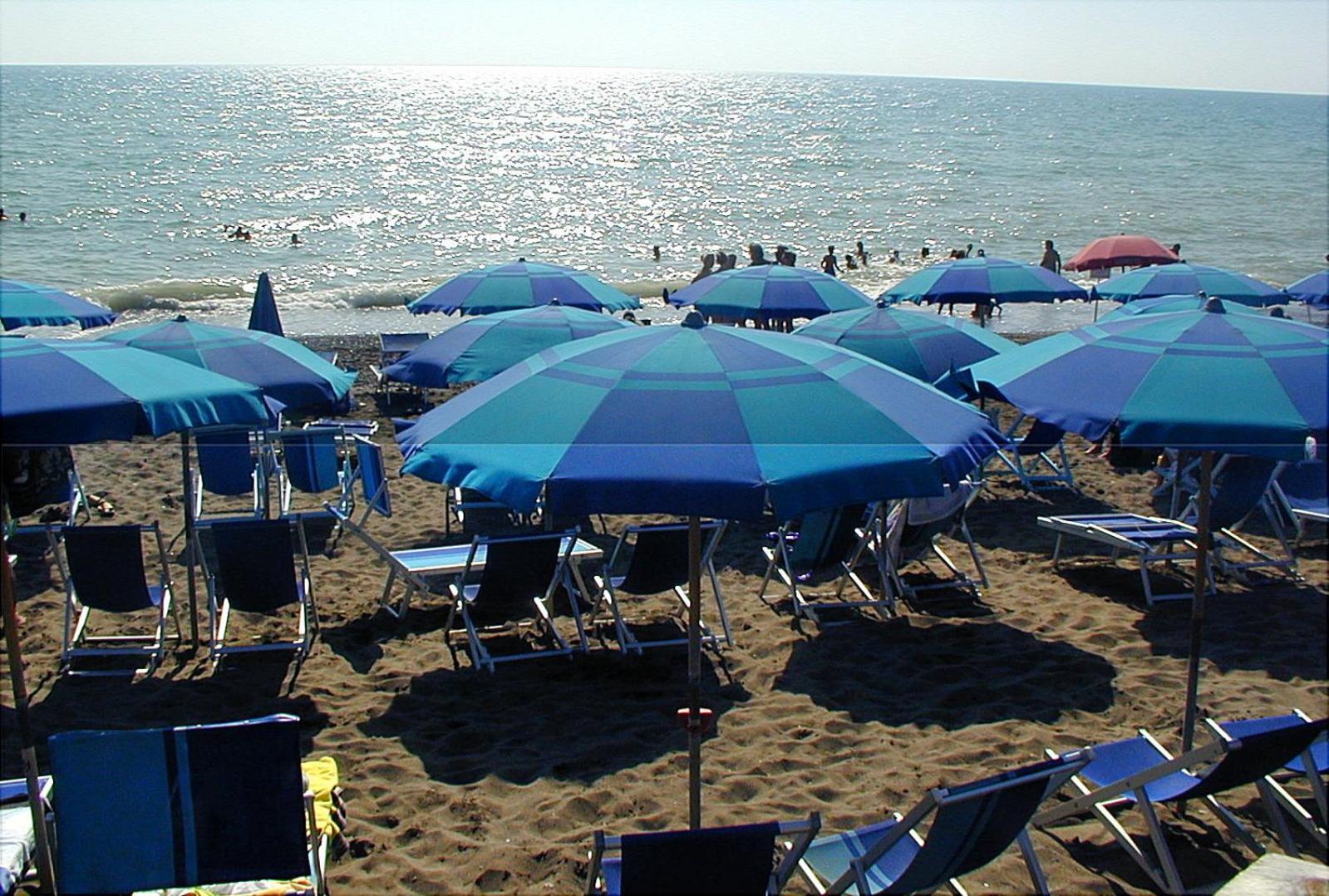 Camping Free Beach
