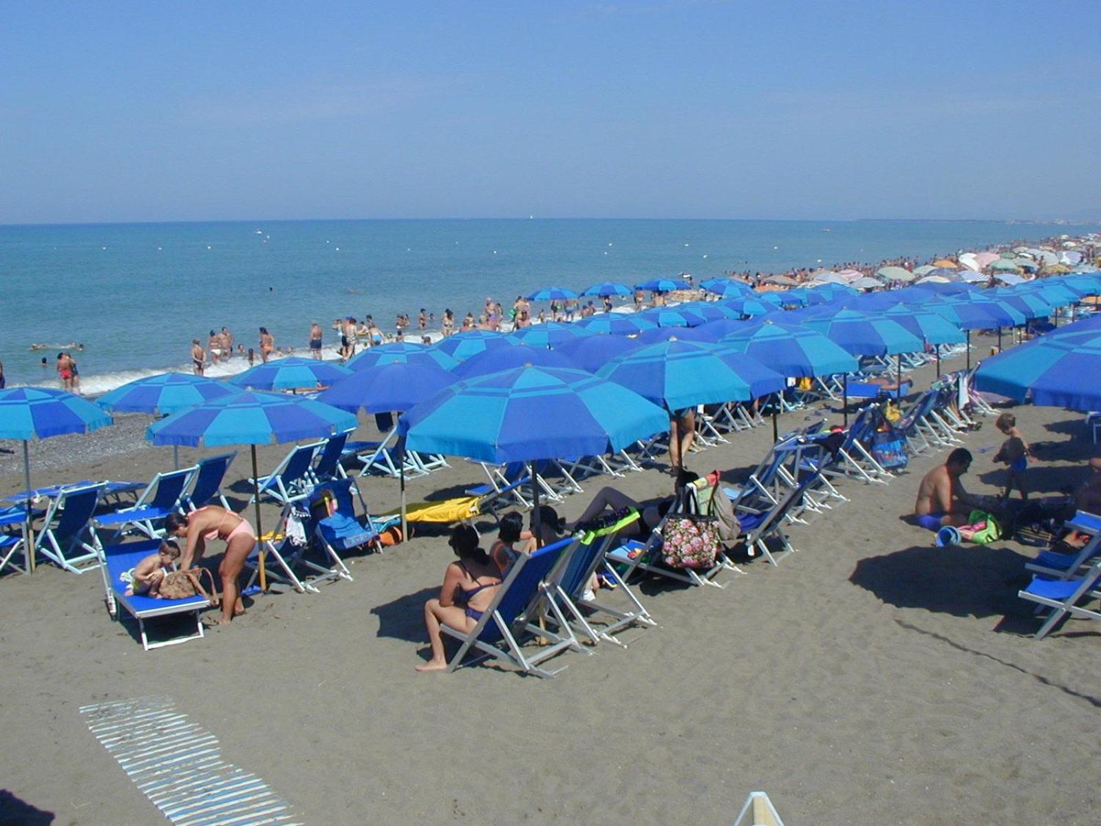 Camping Free Beach