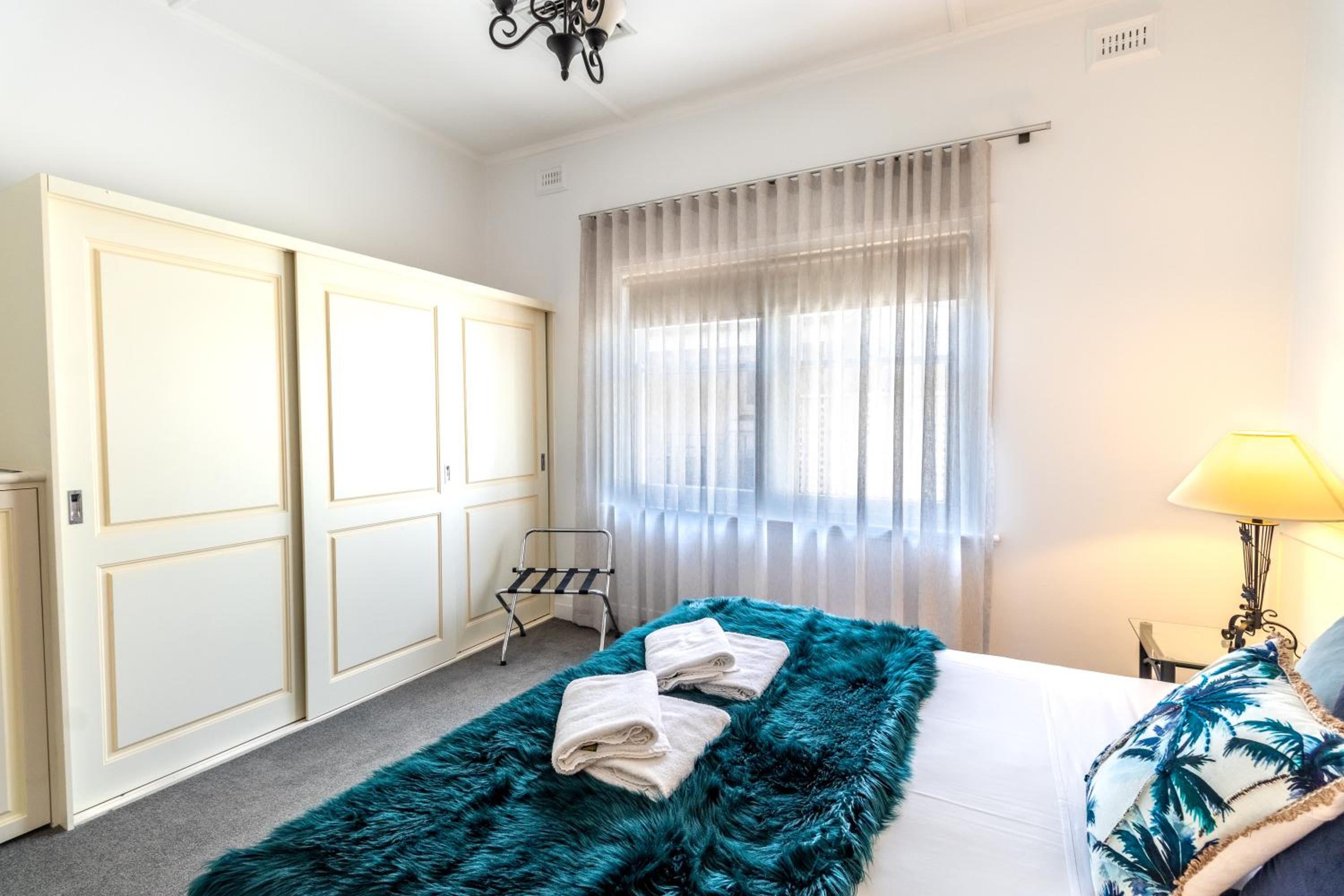 Bayview Apartments Glenelg