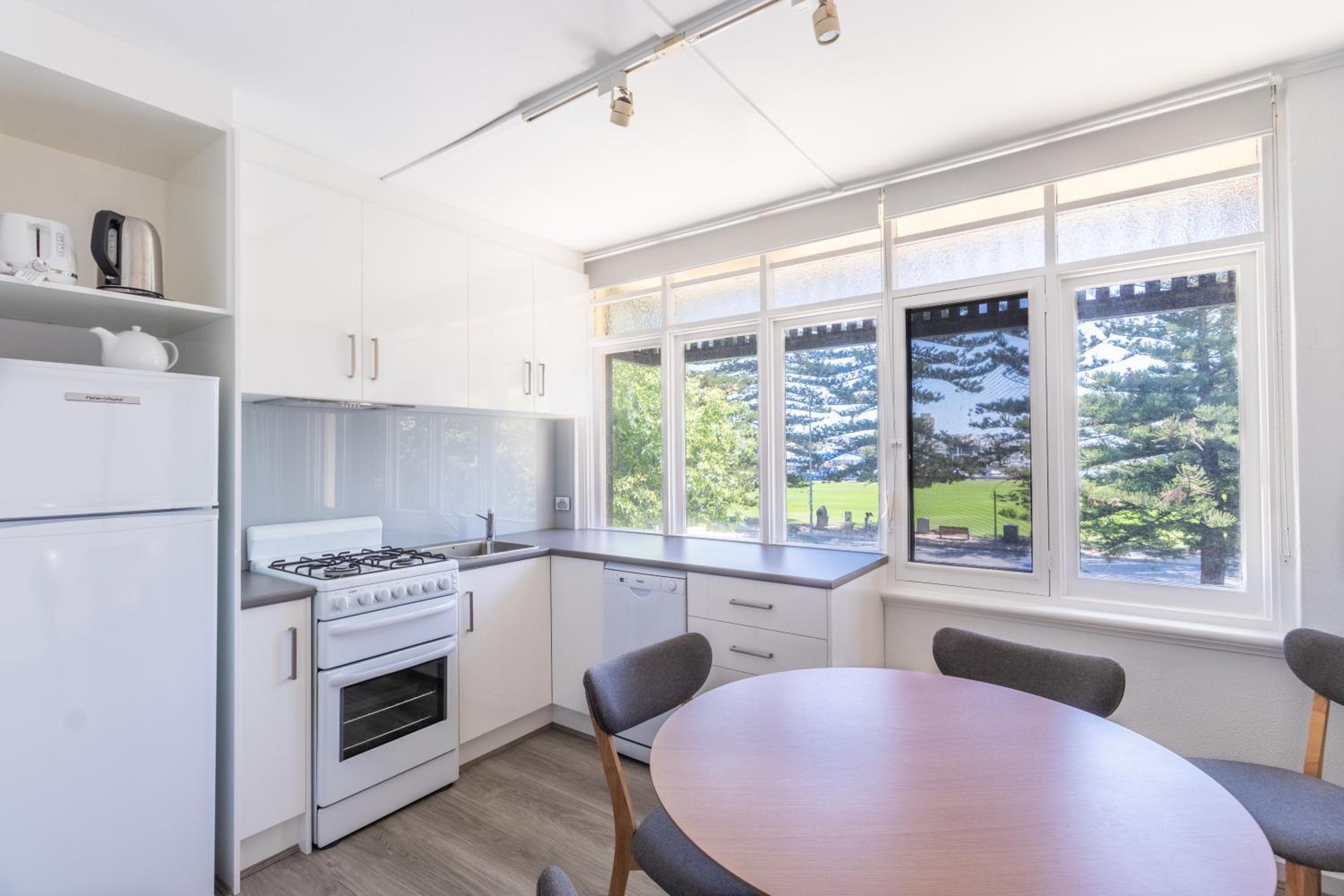 Bayview Apartments Glenelg