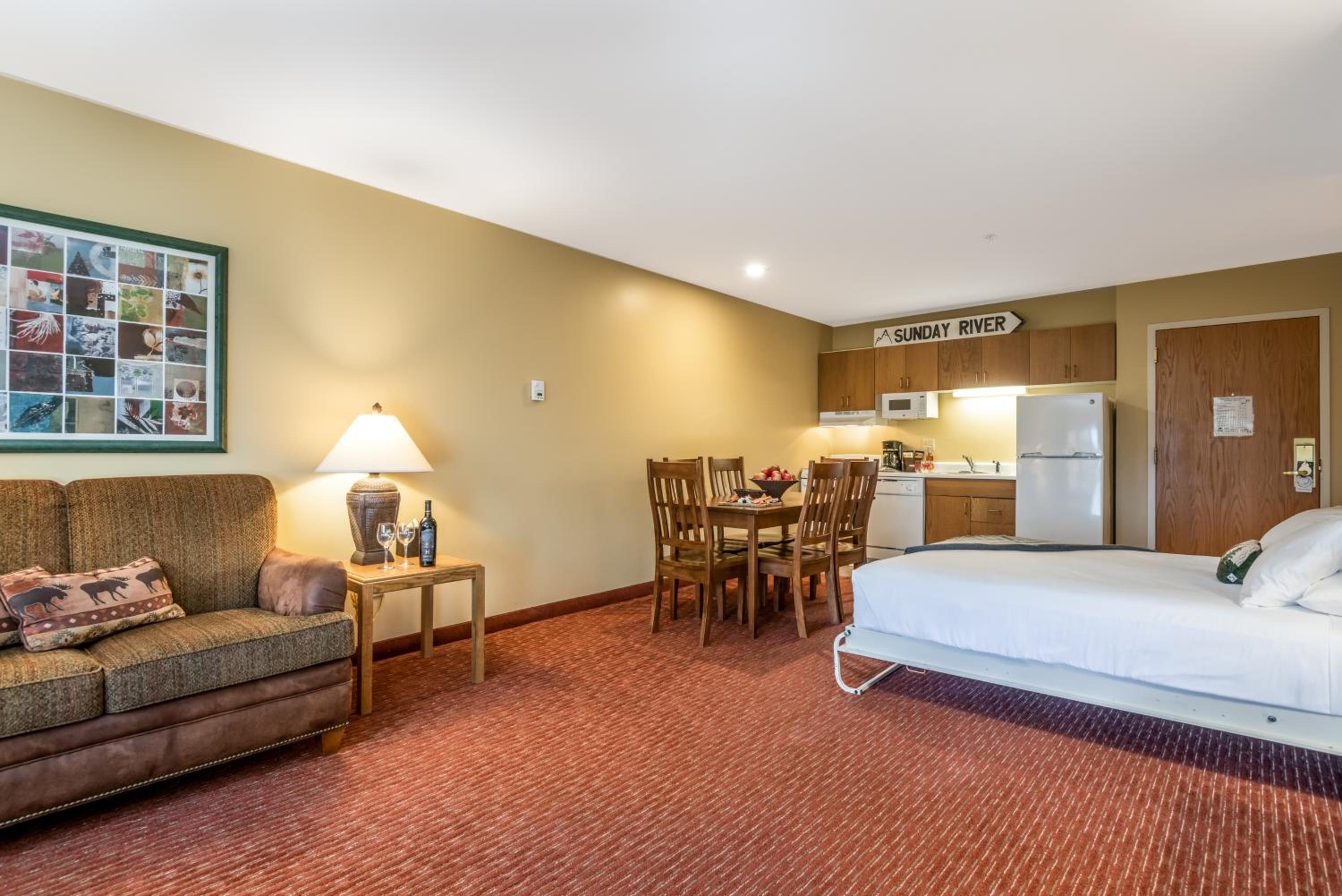 Grand Summit Hotel