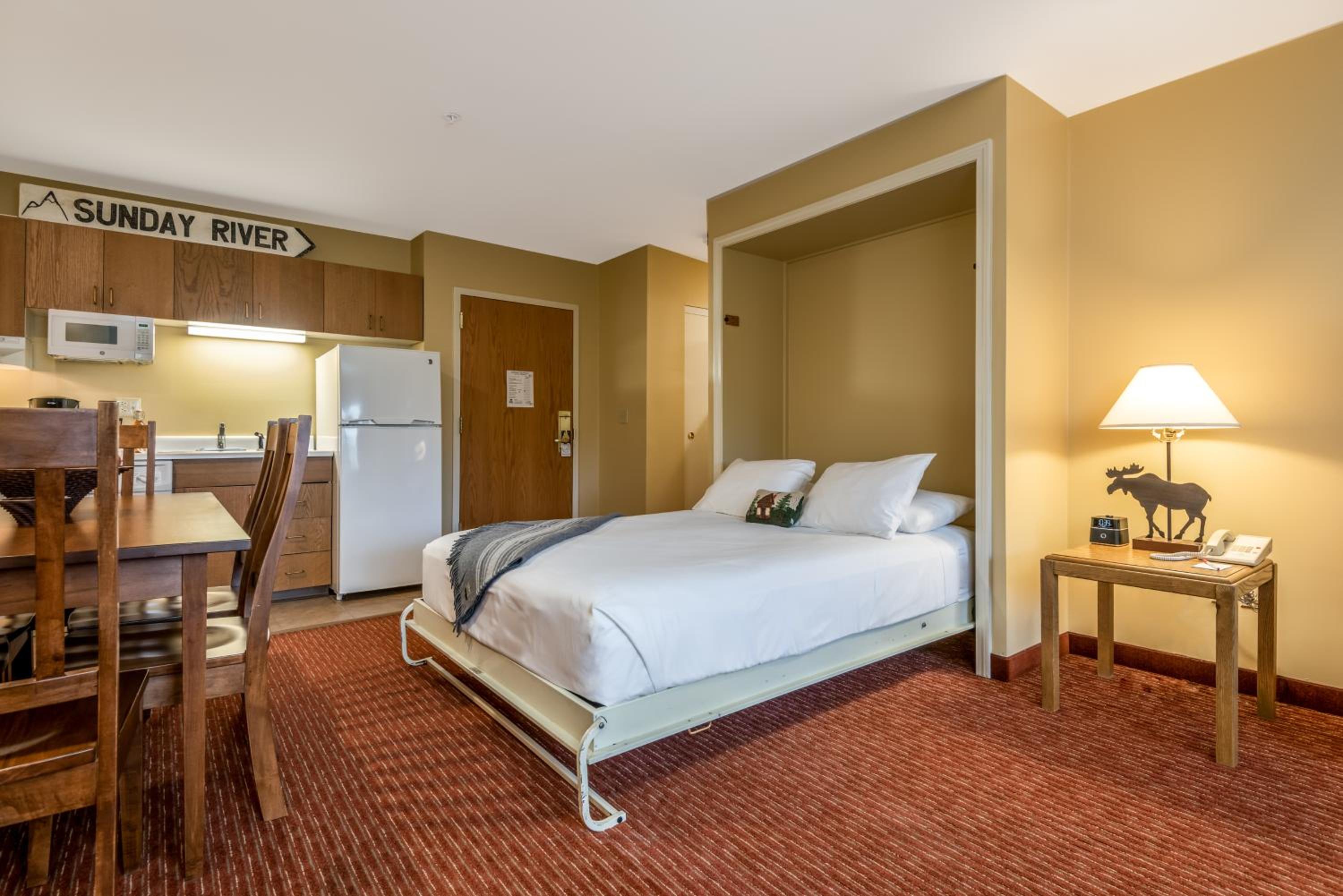 Grand Summit Hotel
