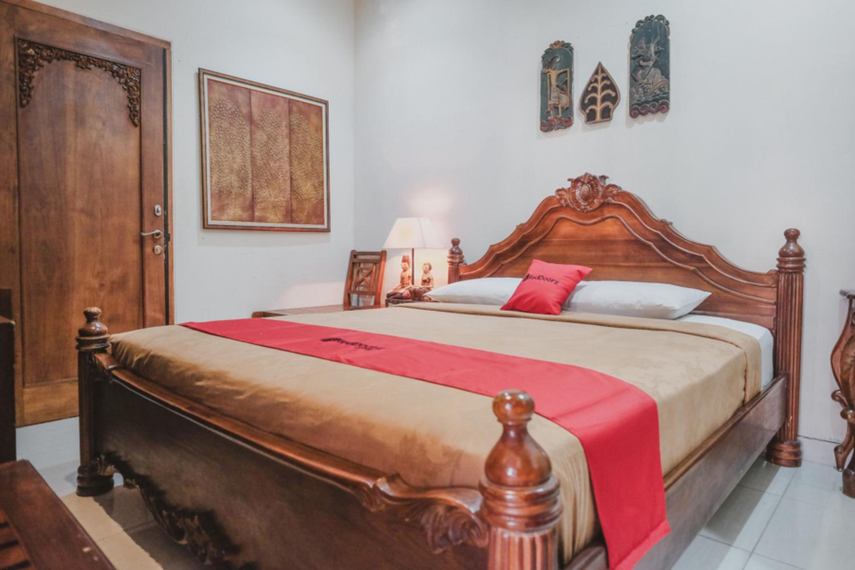 RedDoorz near Galeria Mall 2