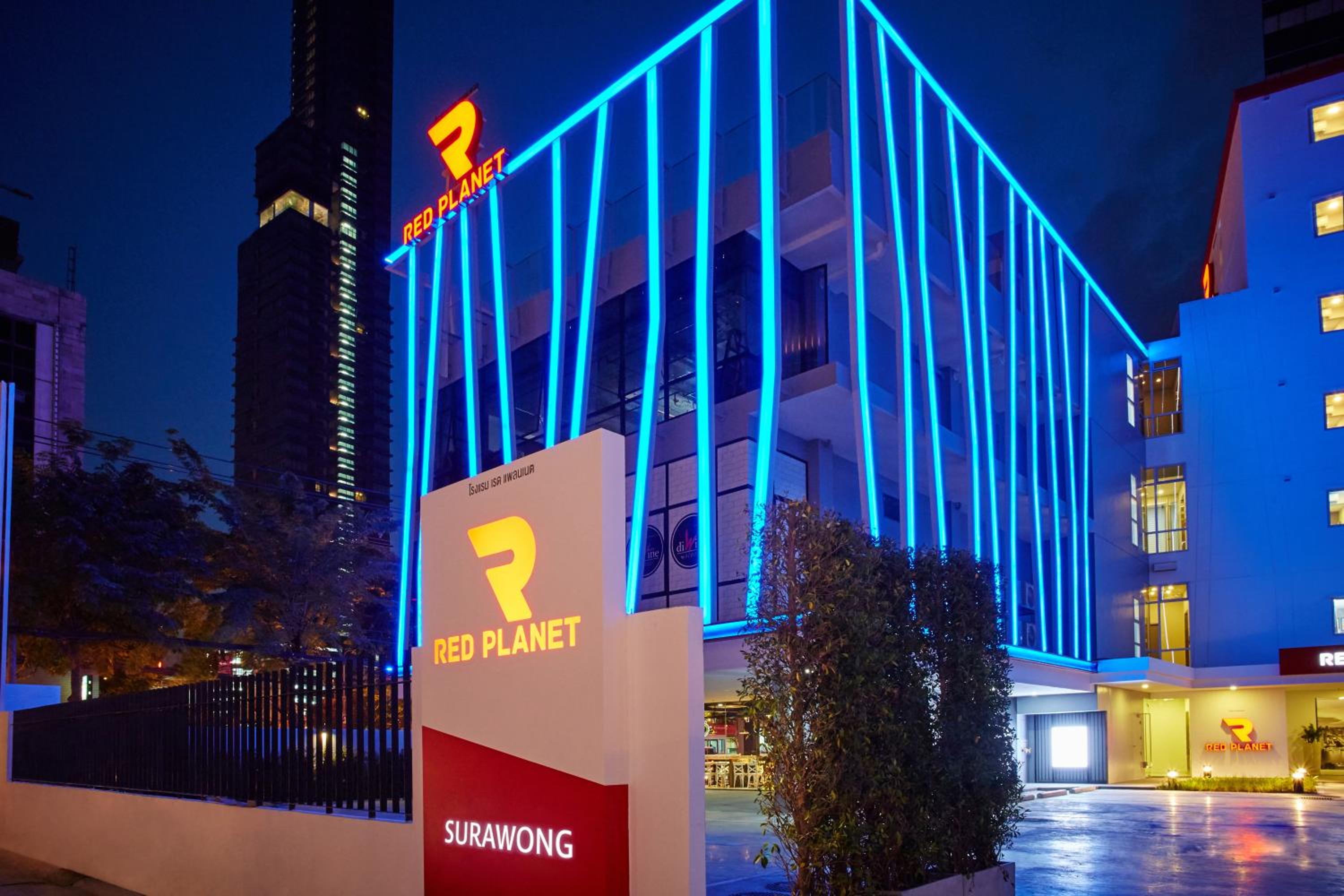 Hotel Red Planet Bangkok Surawong - Image 1